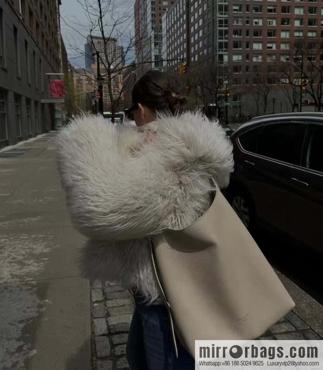 LV M25022 LOW KEY HOBO medium handbag