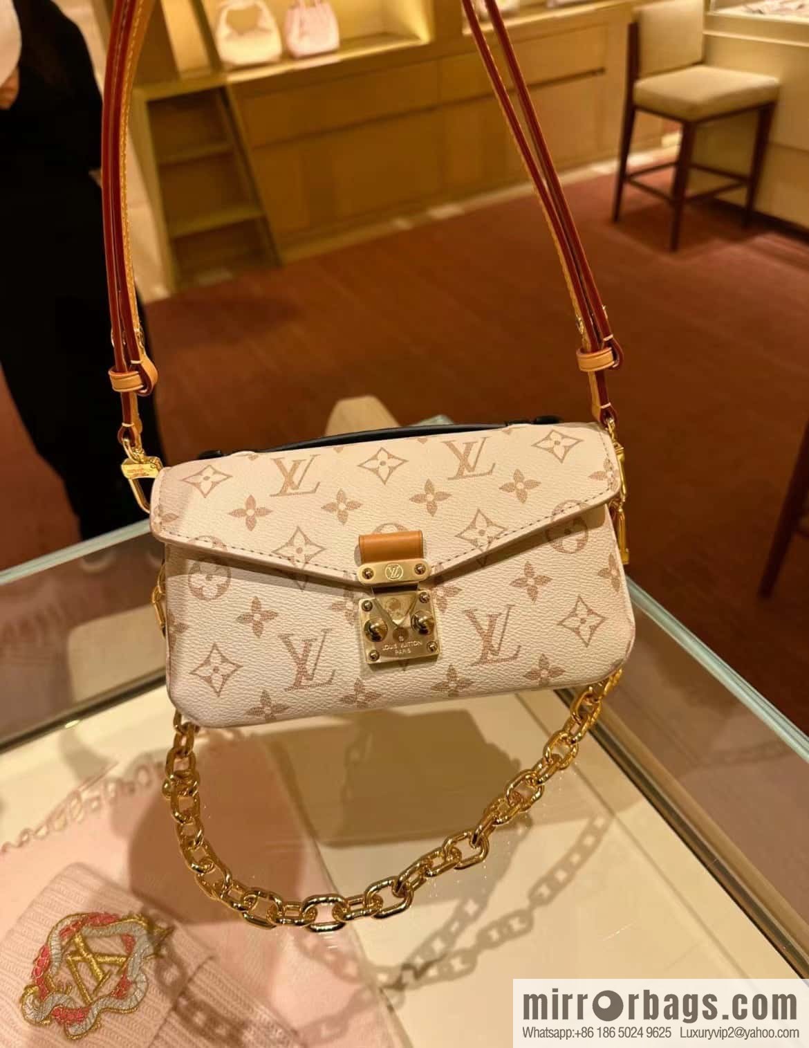 LV M46914 POCHETTE MÉTIS EAST WEST handbag