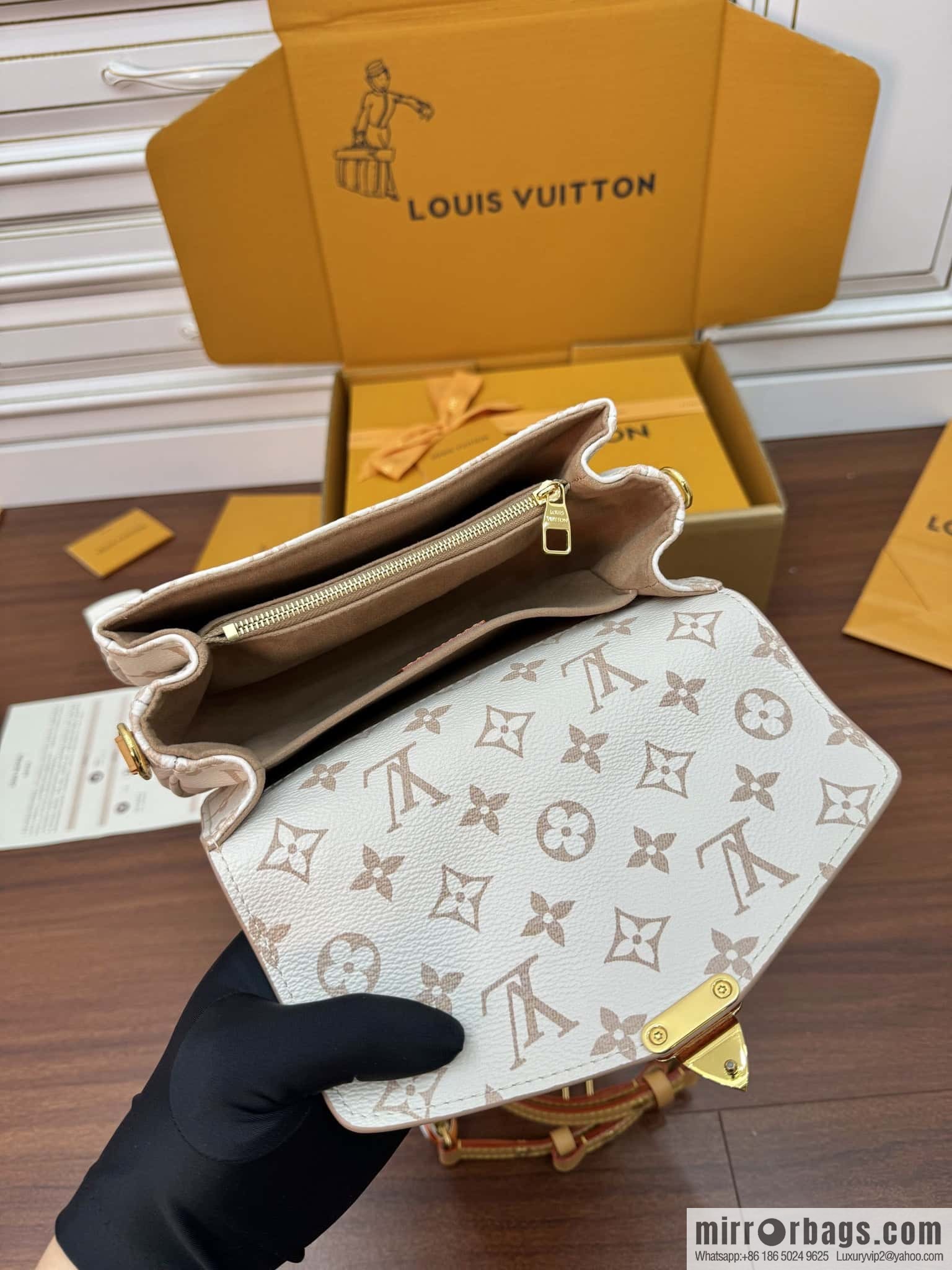 LV M46914 POCHETTE MÉTIS EAST WEST handbag