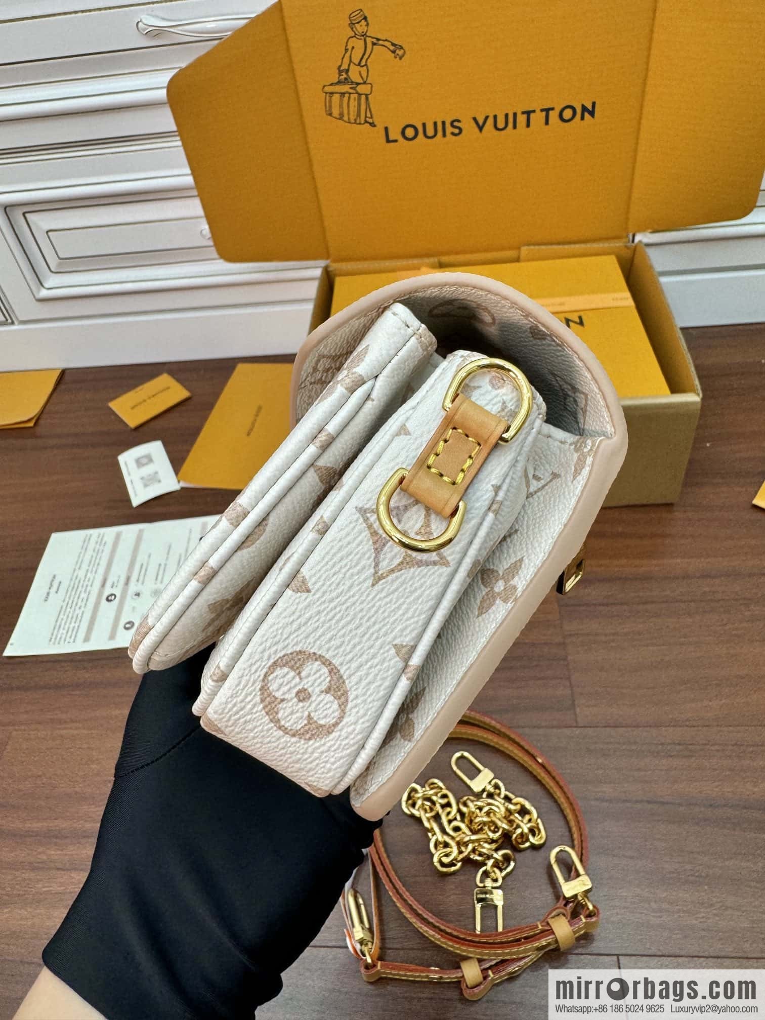 LV M46914 POCHETTE MÉTIS EAST WEST handbag