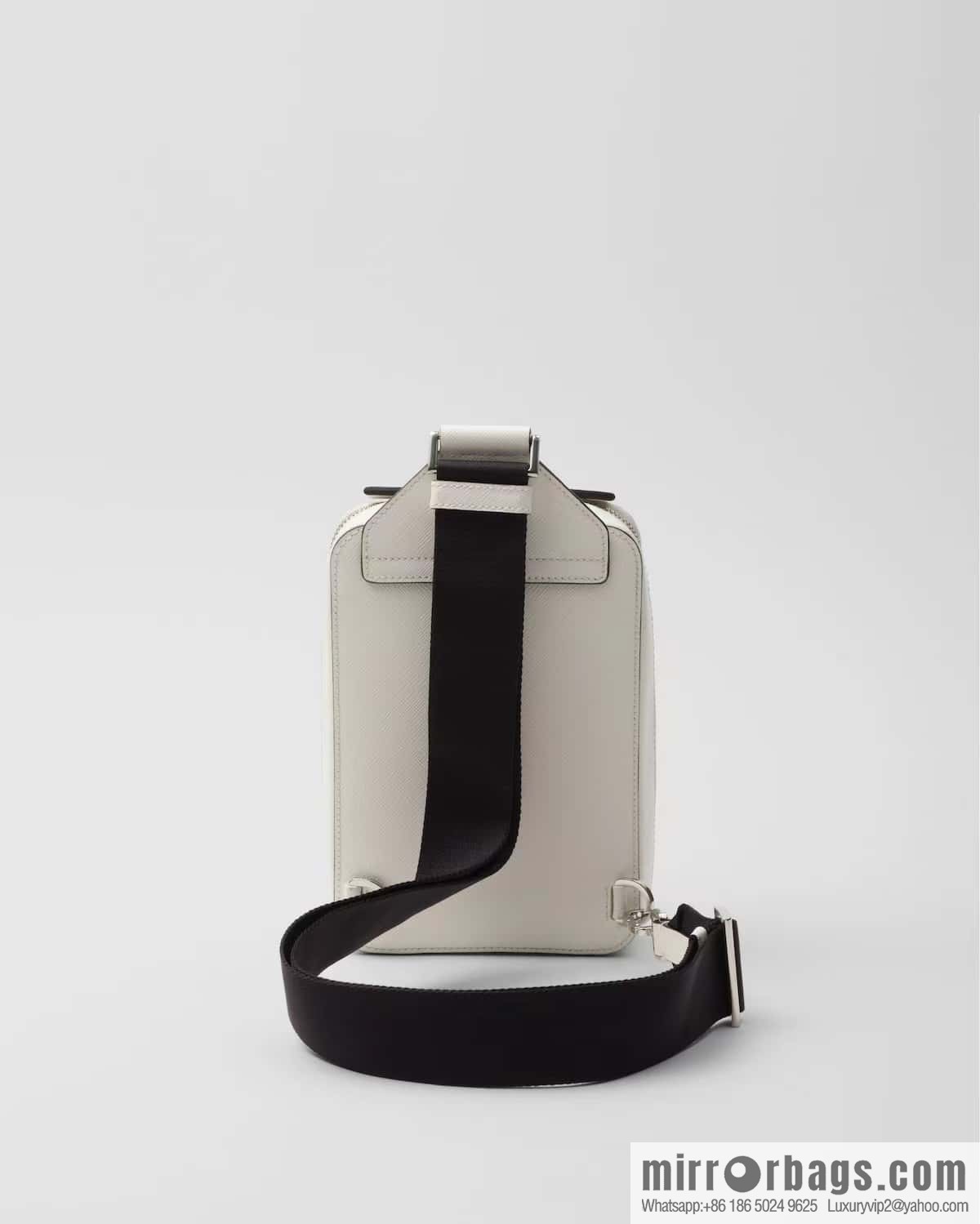 PRADA 🎉 new breast bag 🎉 2VZ106 breast bag new color