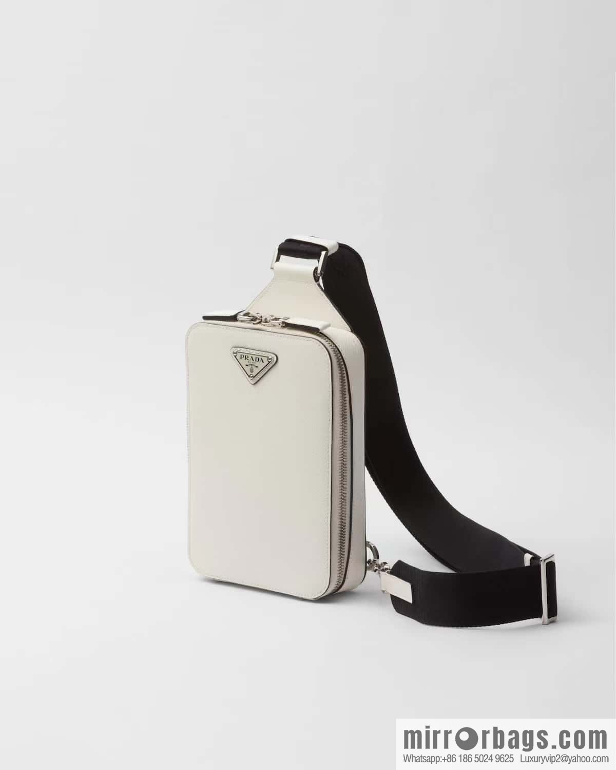 PRADA 🎉 new breast bag 🎉 2VZ106 breast bag new color