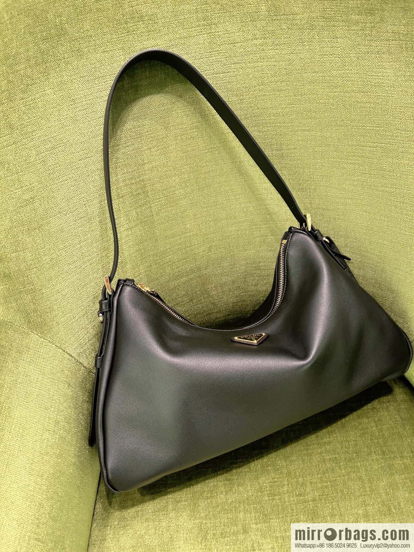 PRADA 🎉 new Aimee armpit bag 🎉 1BC228 🎉 black
