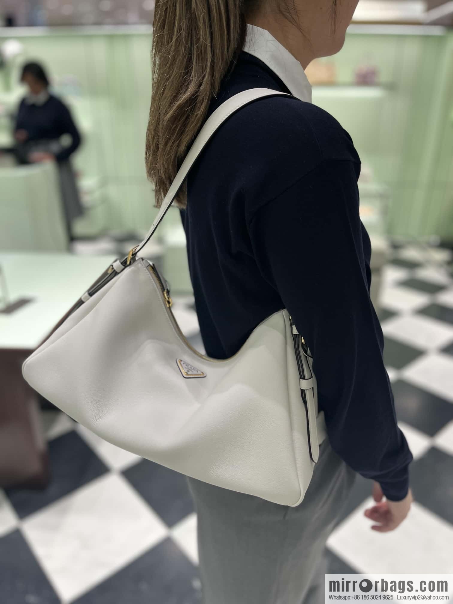 PRADA 🎉 new Aimee armpit bag 🎉 1BC228 🎉 white