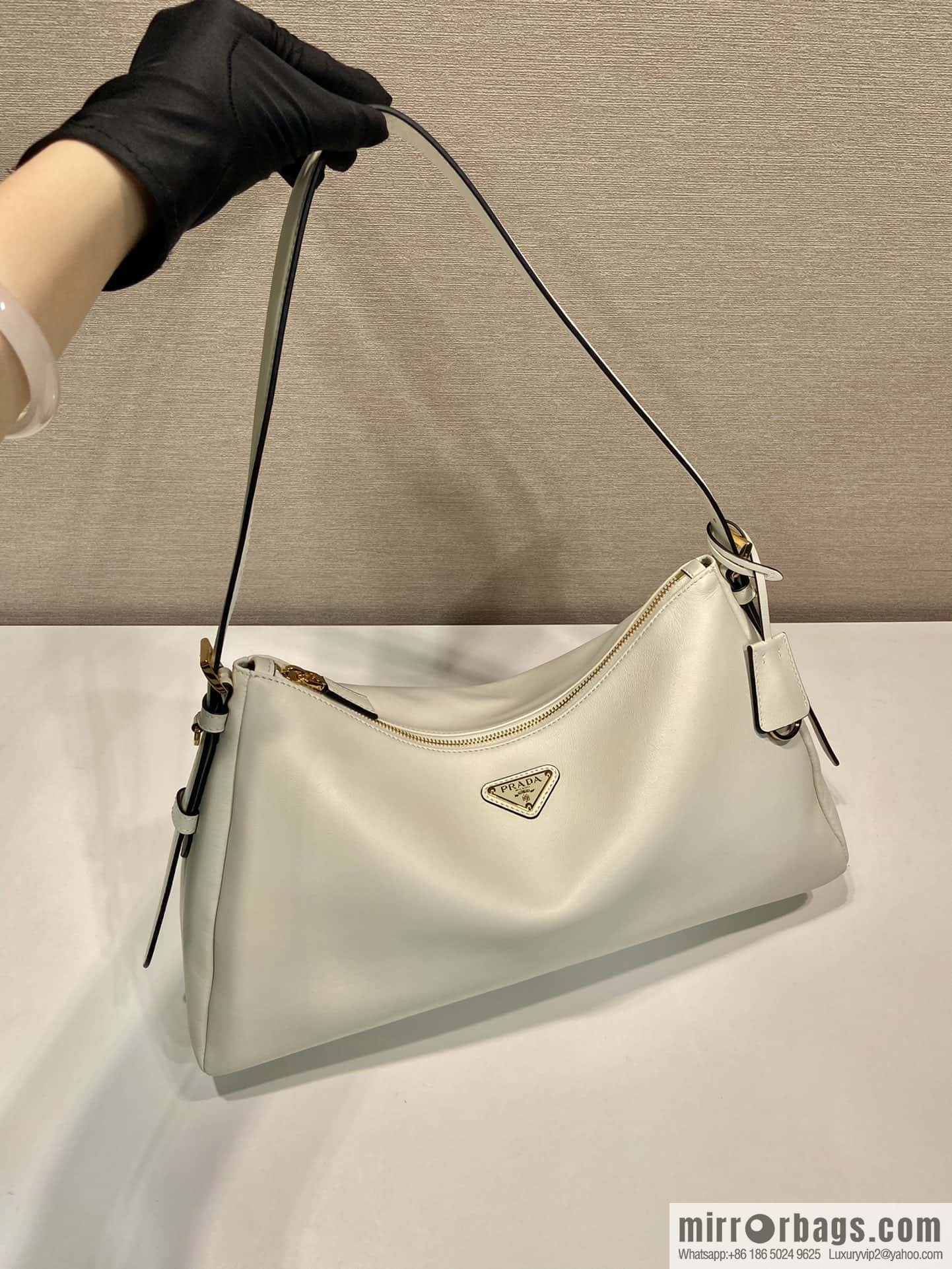 PRADA 🎉 new Aimee armpit bag 🎉 1BC228 🎉 white