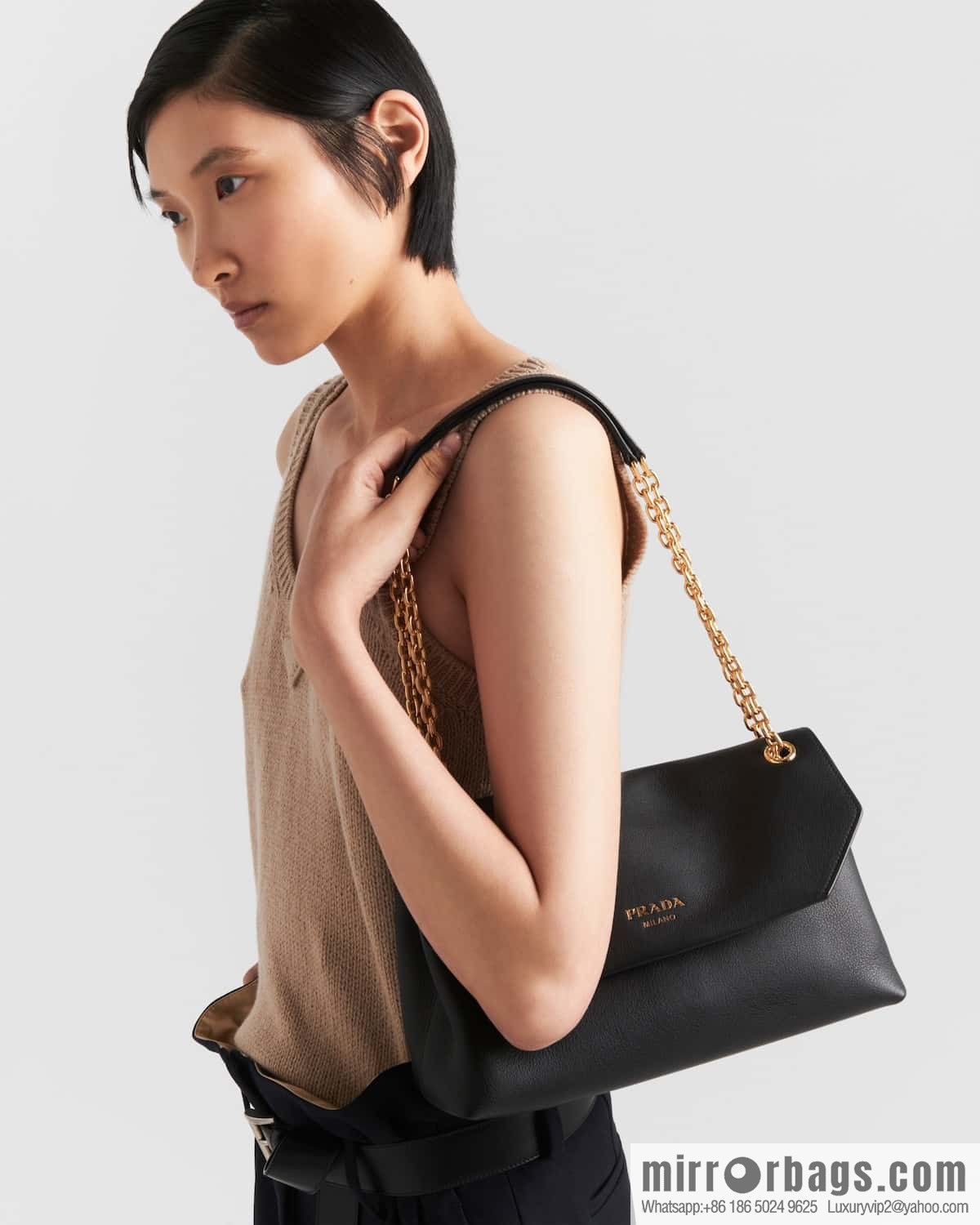 PRADA 🎉 new small 🎉 1BD371 women's 🎉 black