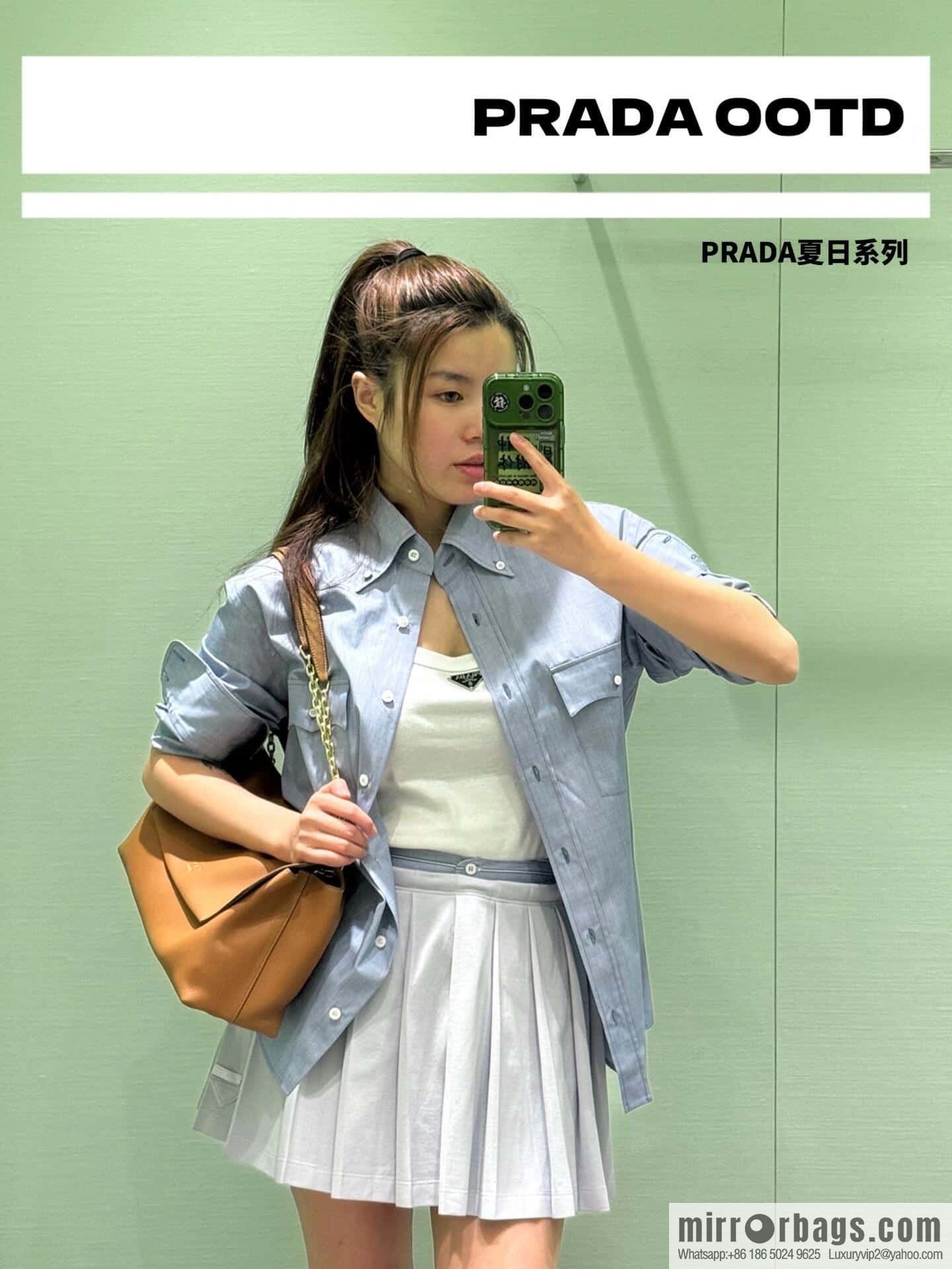 PRADA 🎉 new small 🎉 1BD371 women 🎉 brown
