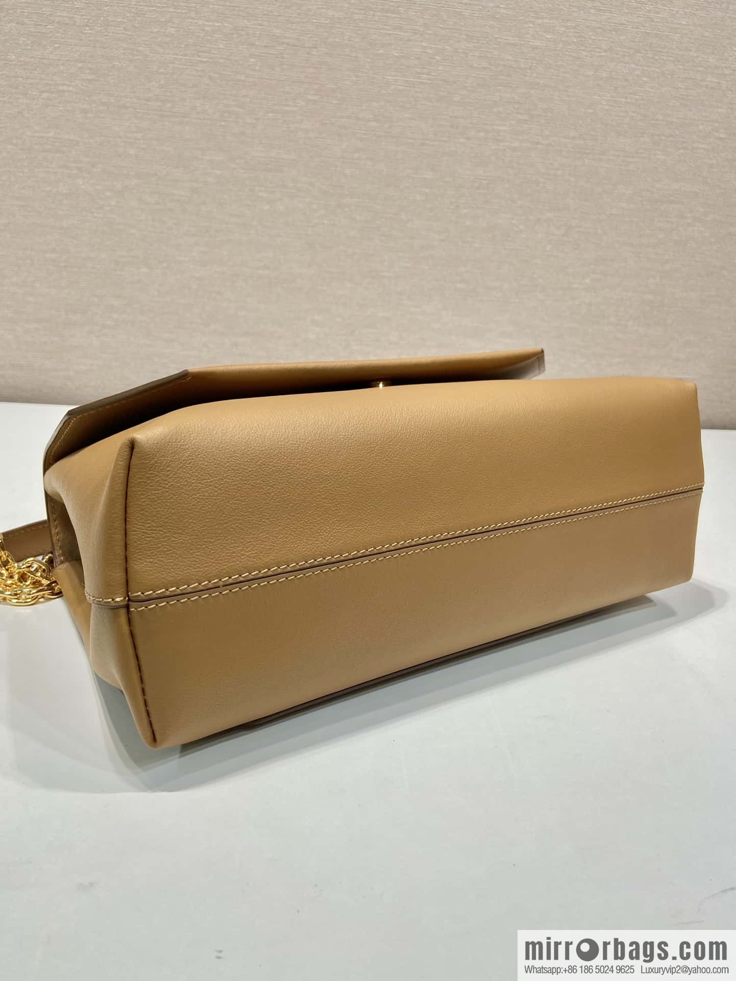 PRADA 🎉 new small 🎉 1BD371 women 🎉 brown