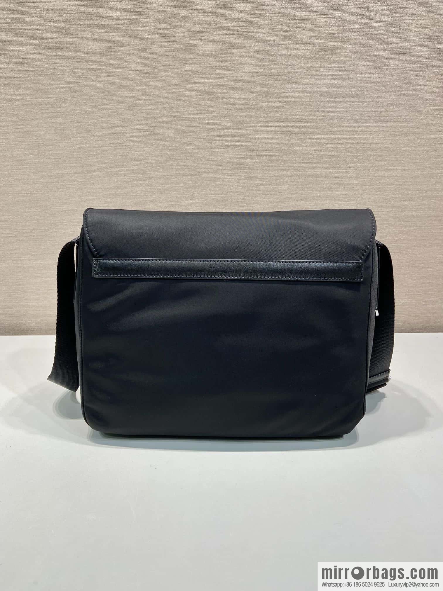 PRADA 🎉 upgraded messenger bag 🎉 BD671B😘