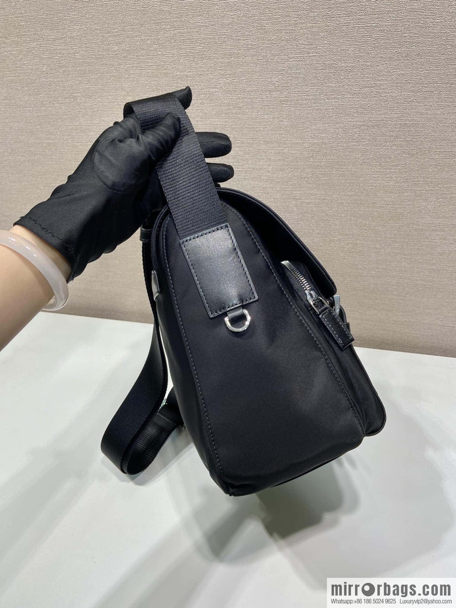 PRADA 🎉 upgraded messenger bag 🎉 BD671B😘