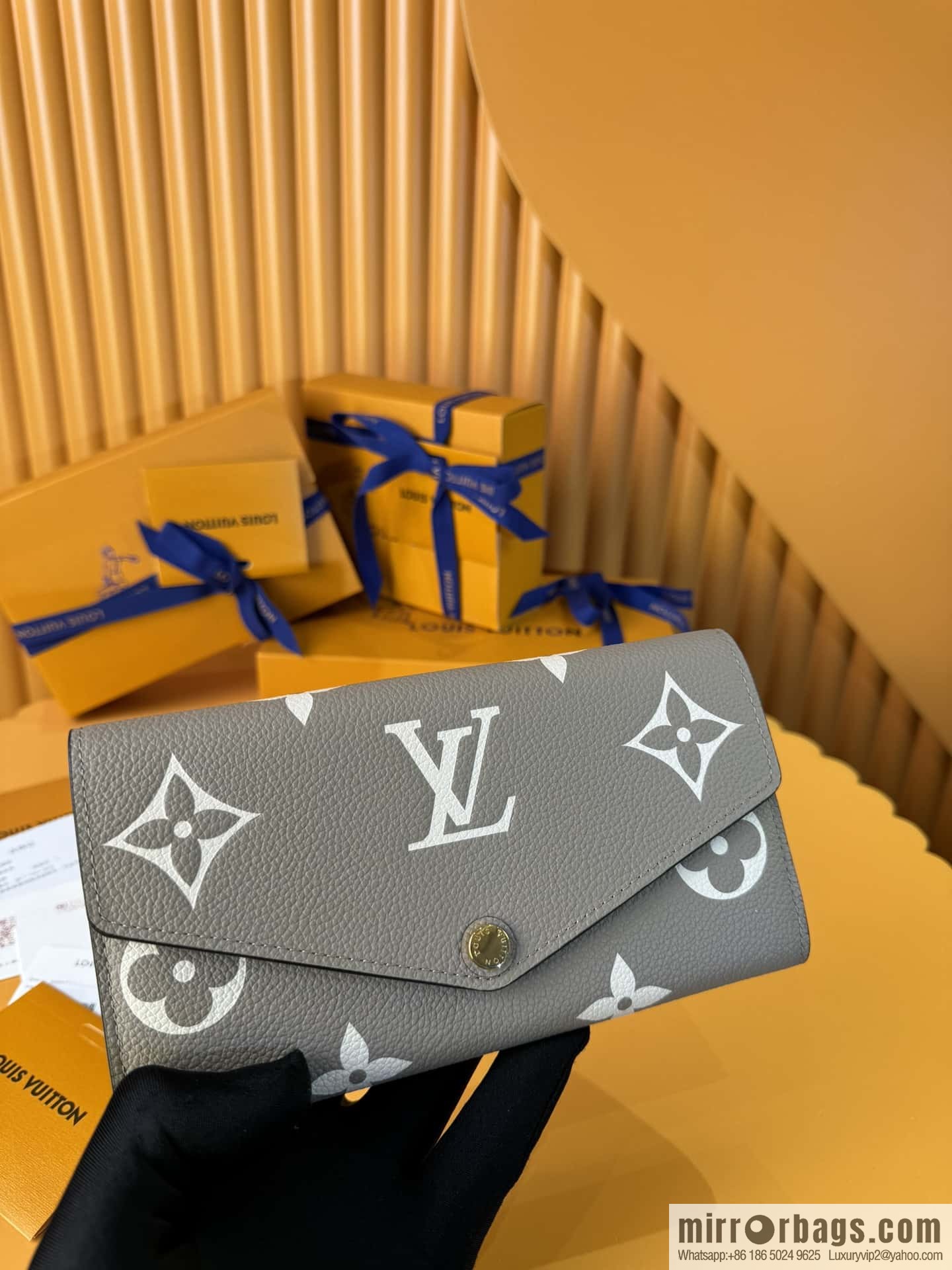 LV Sarah wallet M81049 Premium
