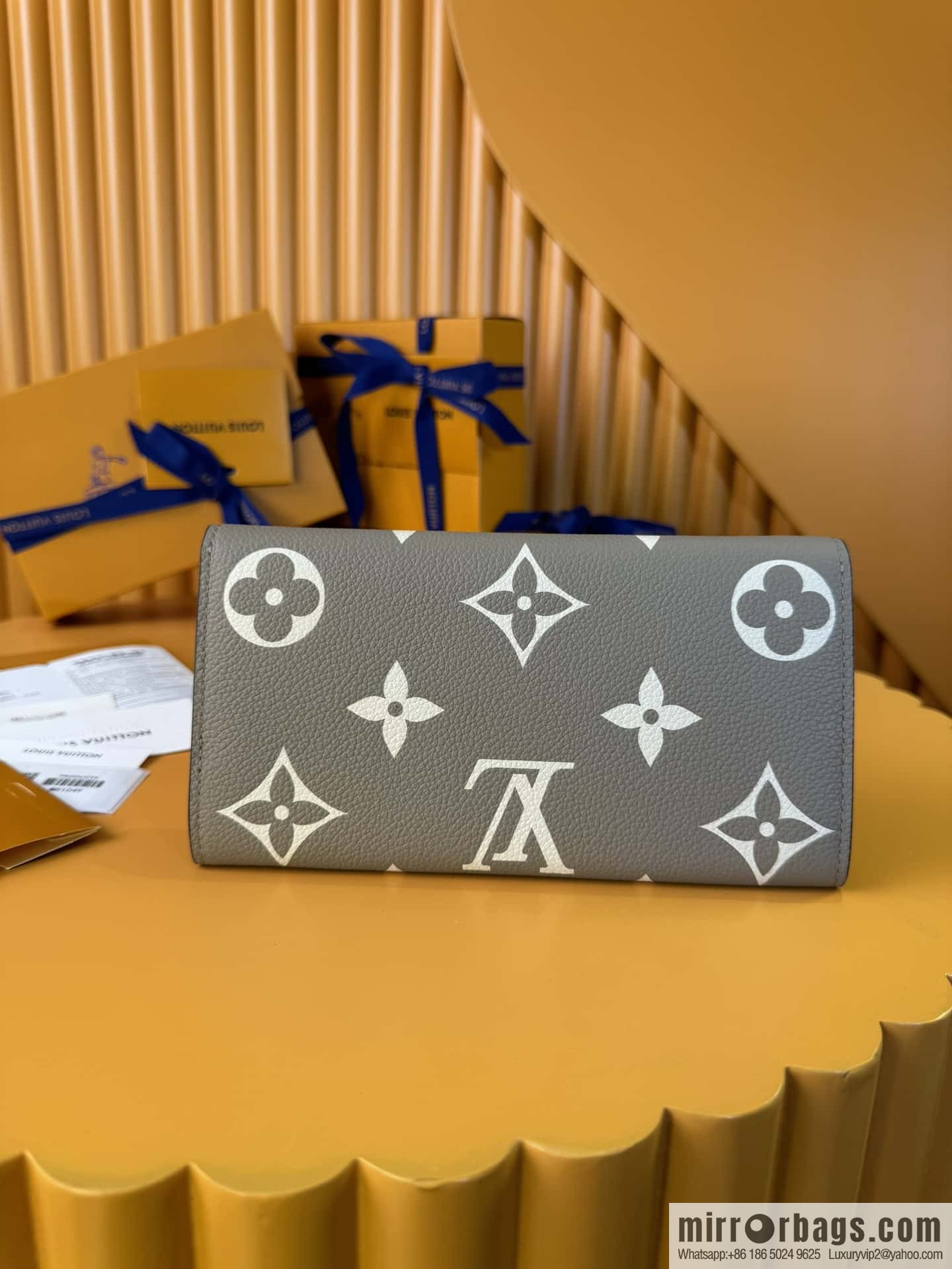 LV Sarah wallet M81049 Premium