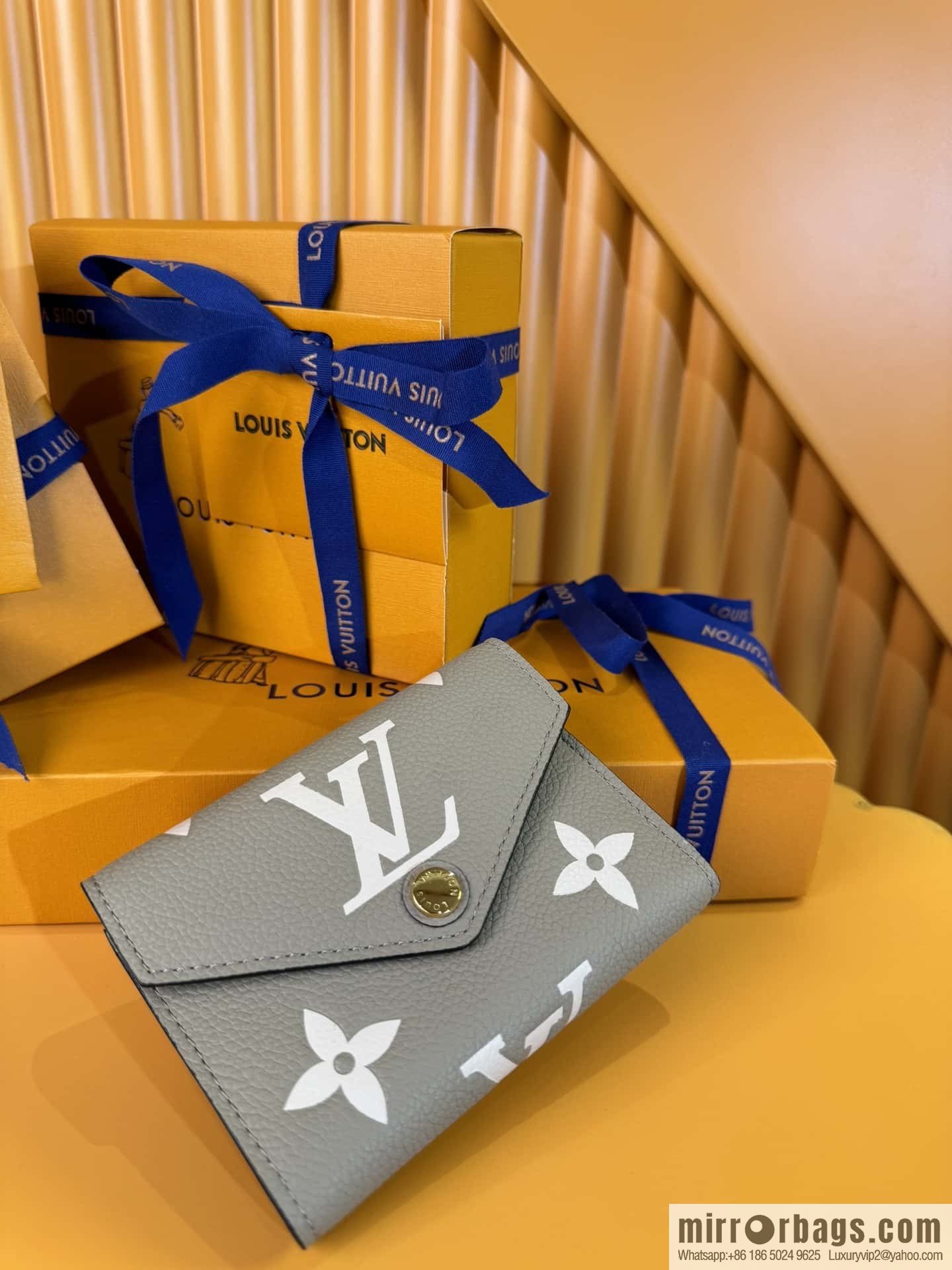 LV VICTORINE M81861 Premium