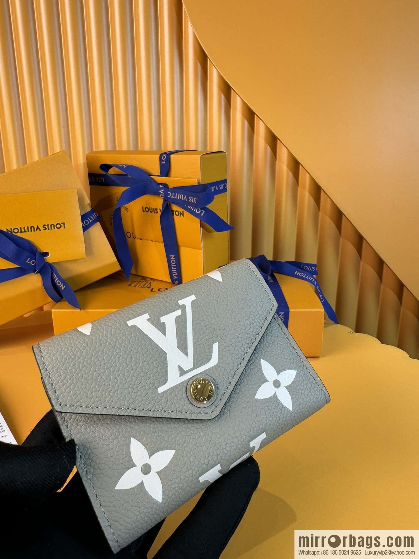 LV VICTORINE M81861 Premium