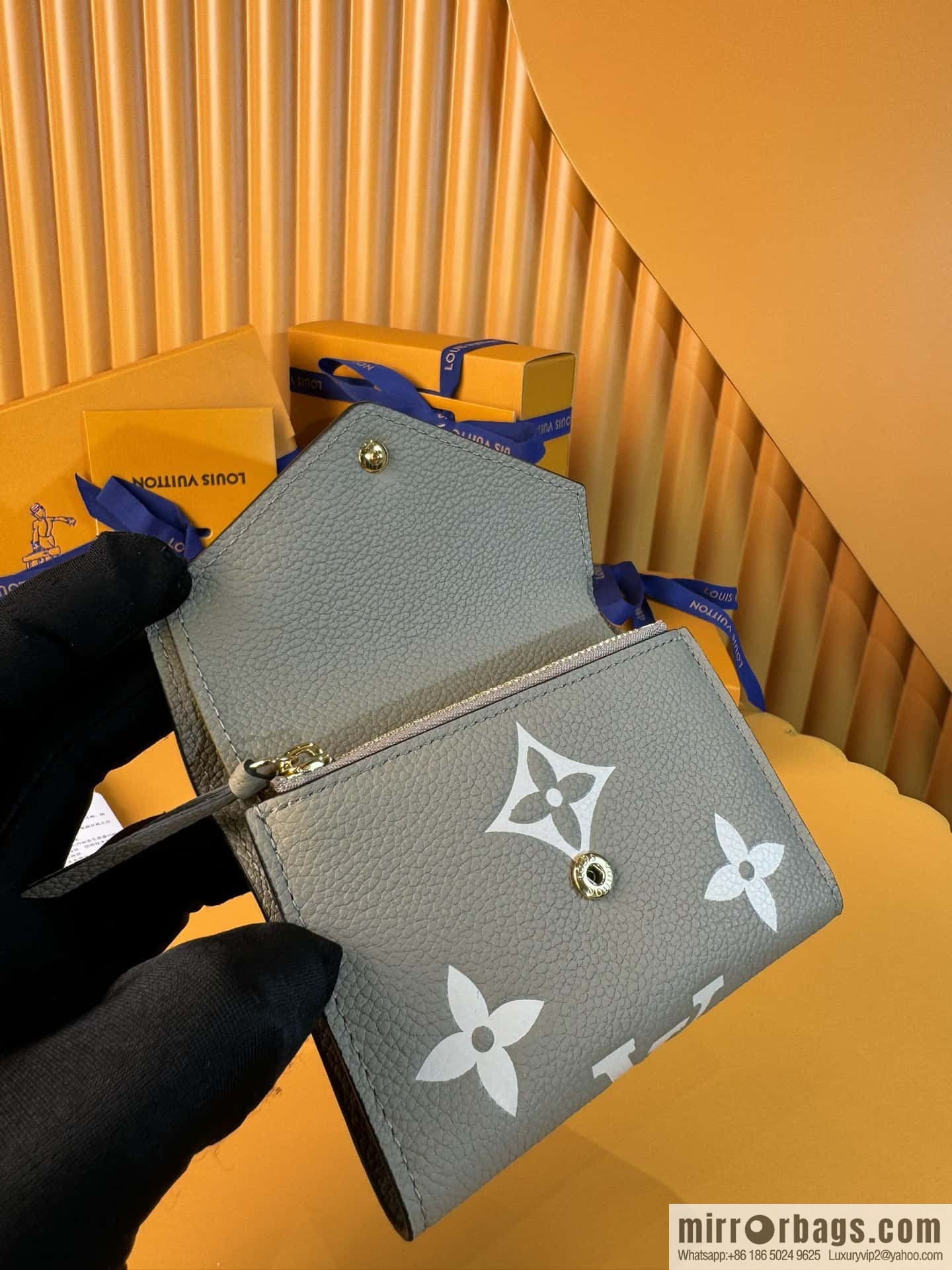 LV VICTORINE M81861 Premium