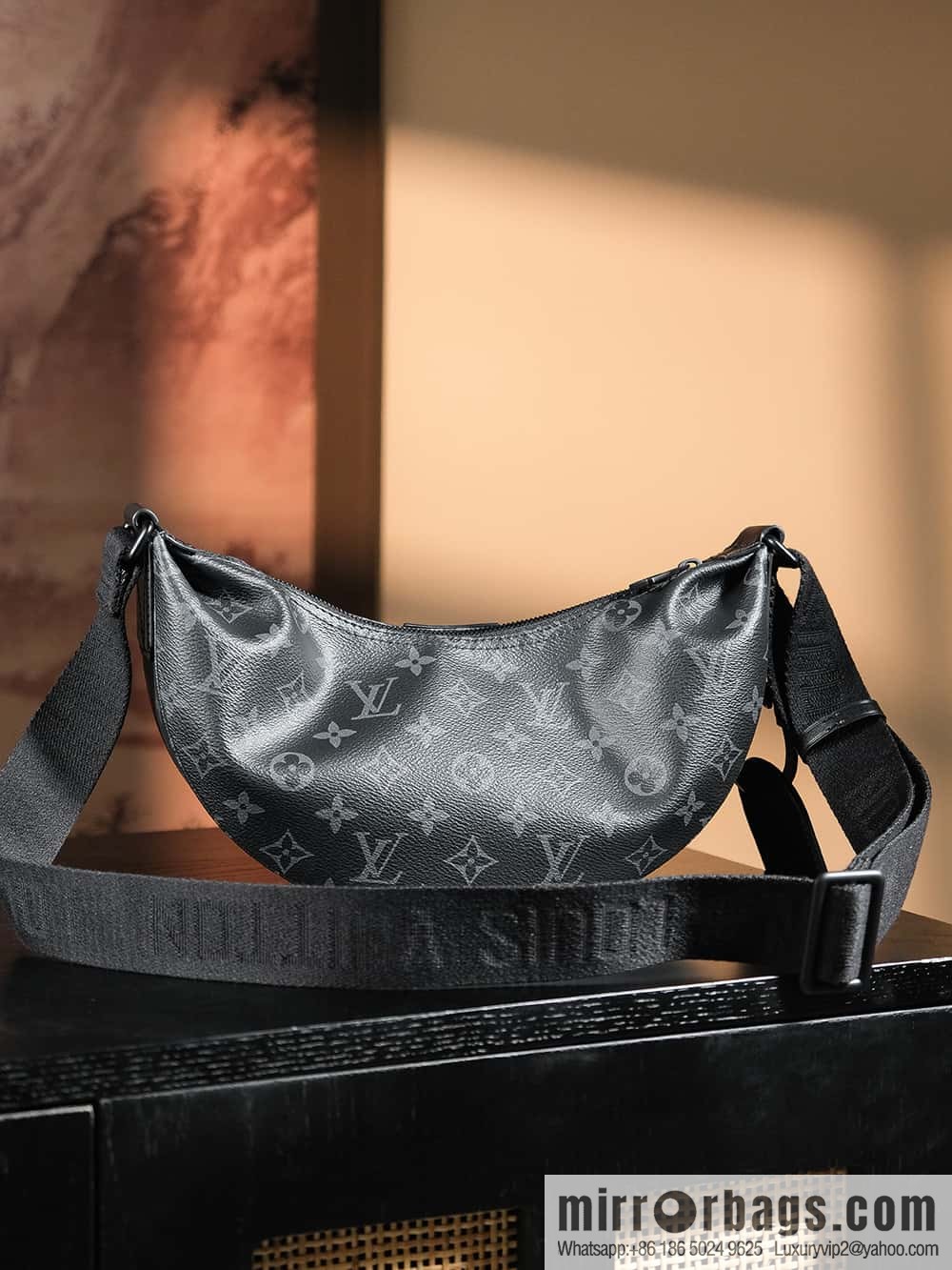 LV M47158 HAMAC small handbag