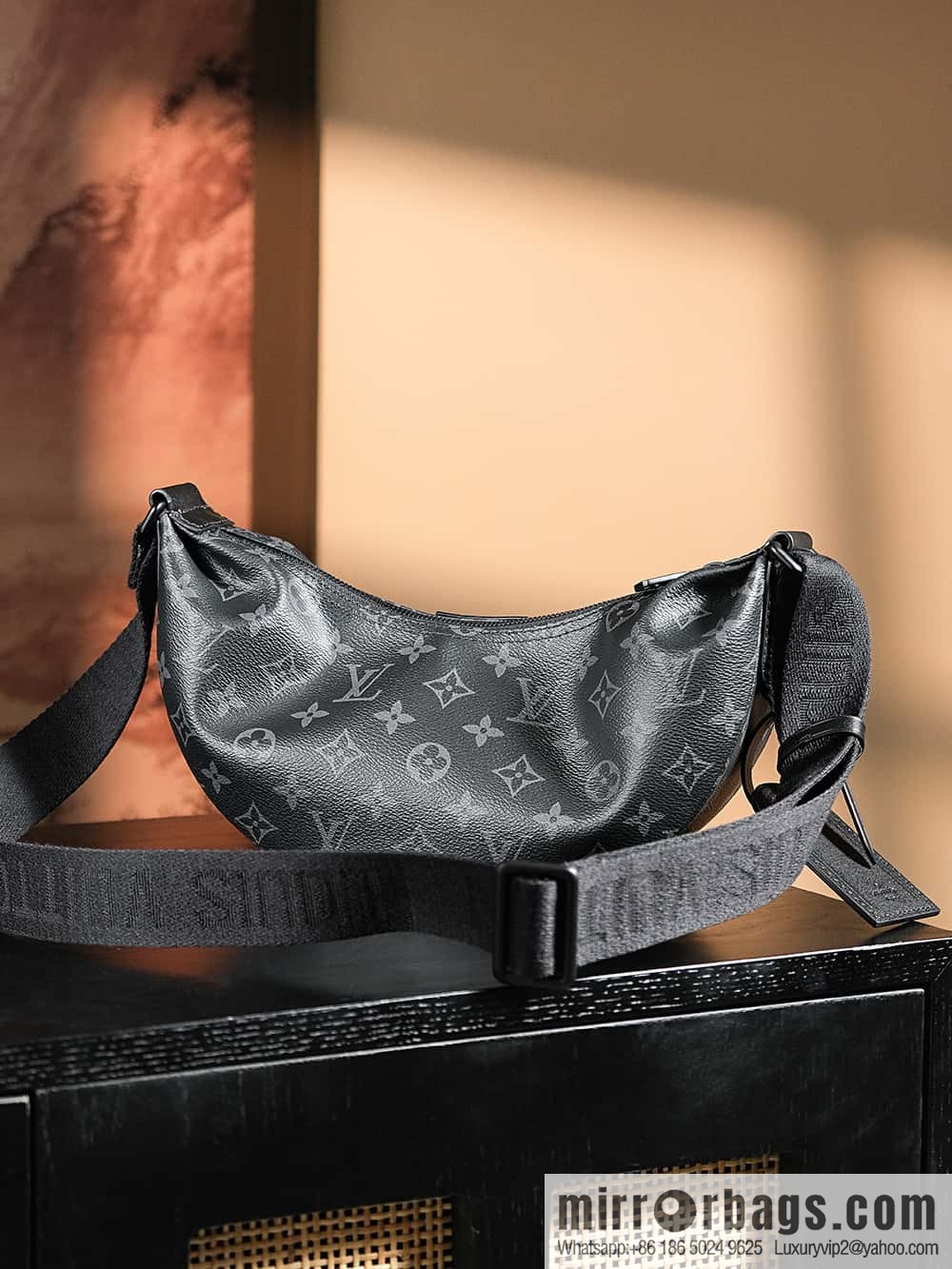 LV M47158 HAMAC small handbag