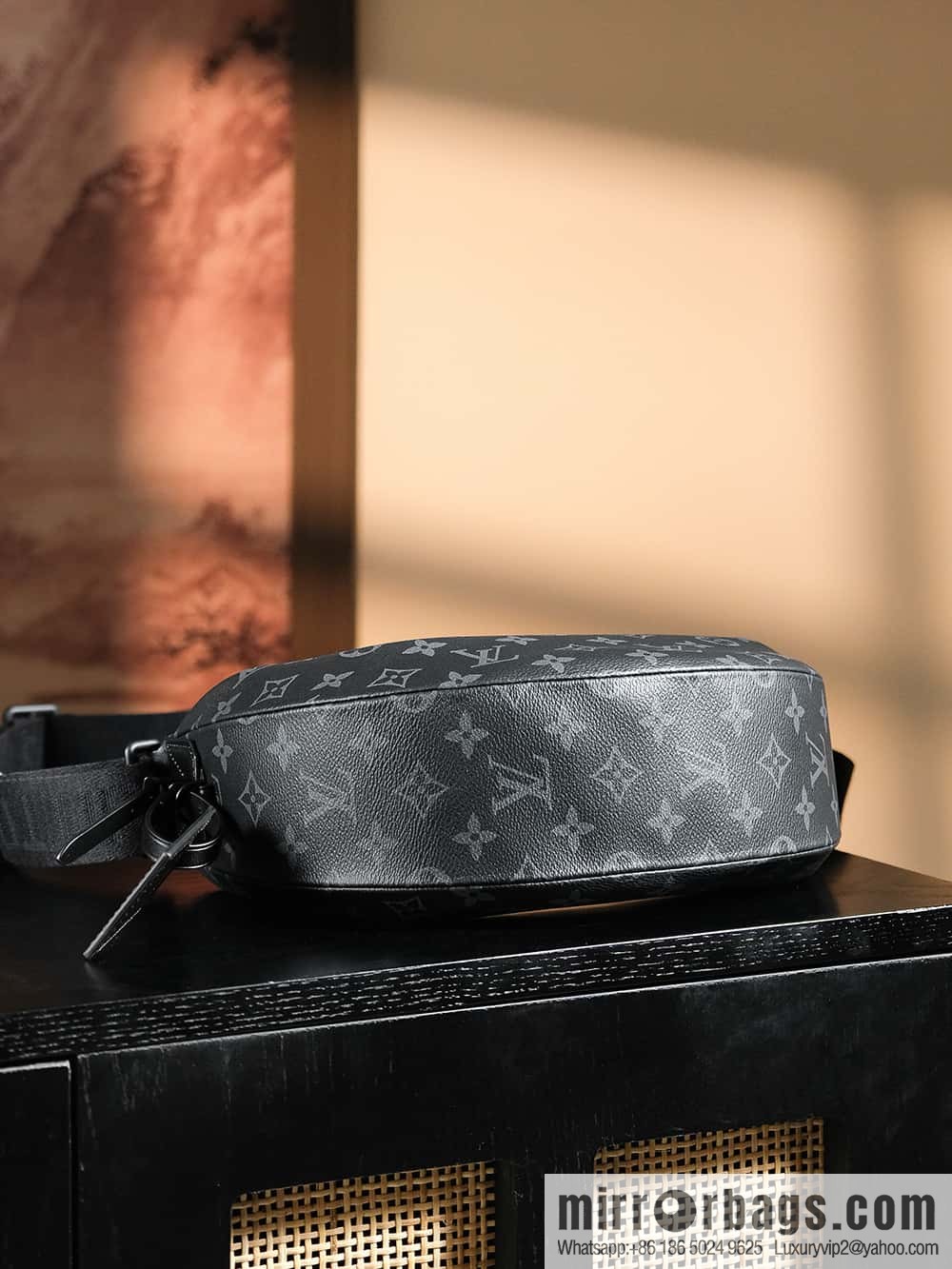LV M47158 HAMAC small handbag
