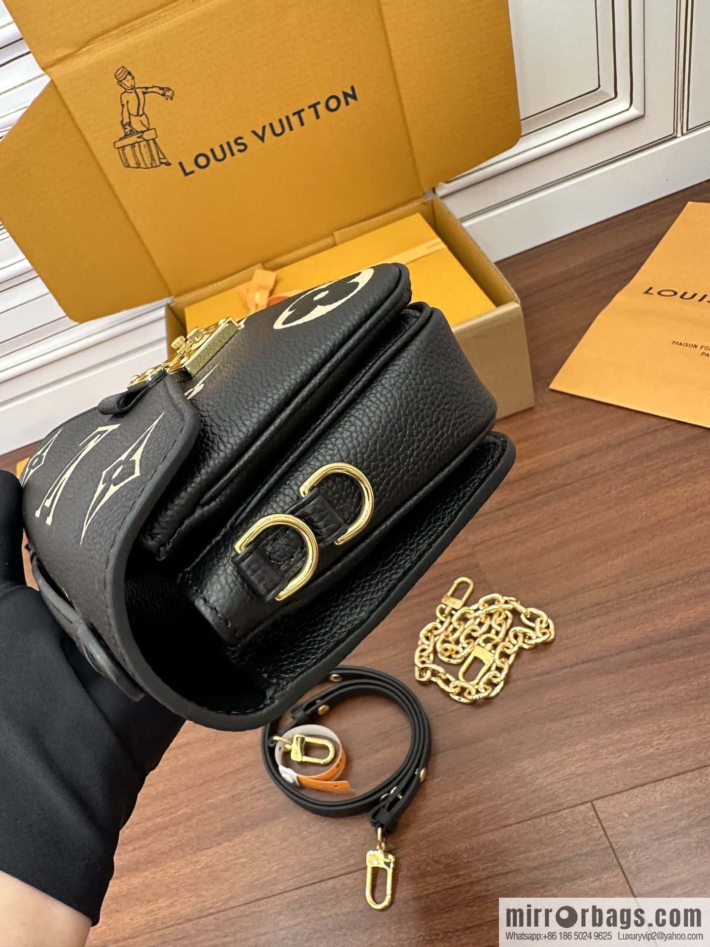 LV M46596 POCHETTE MÉTIS EAST WEST handbag