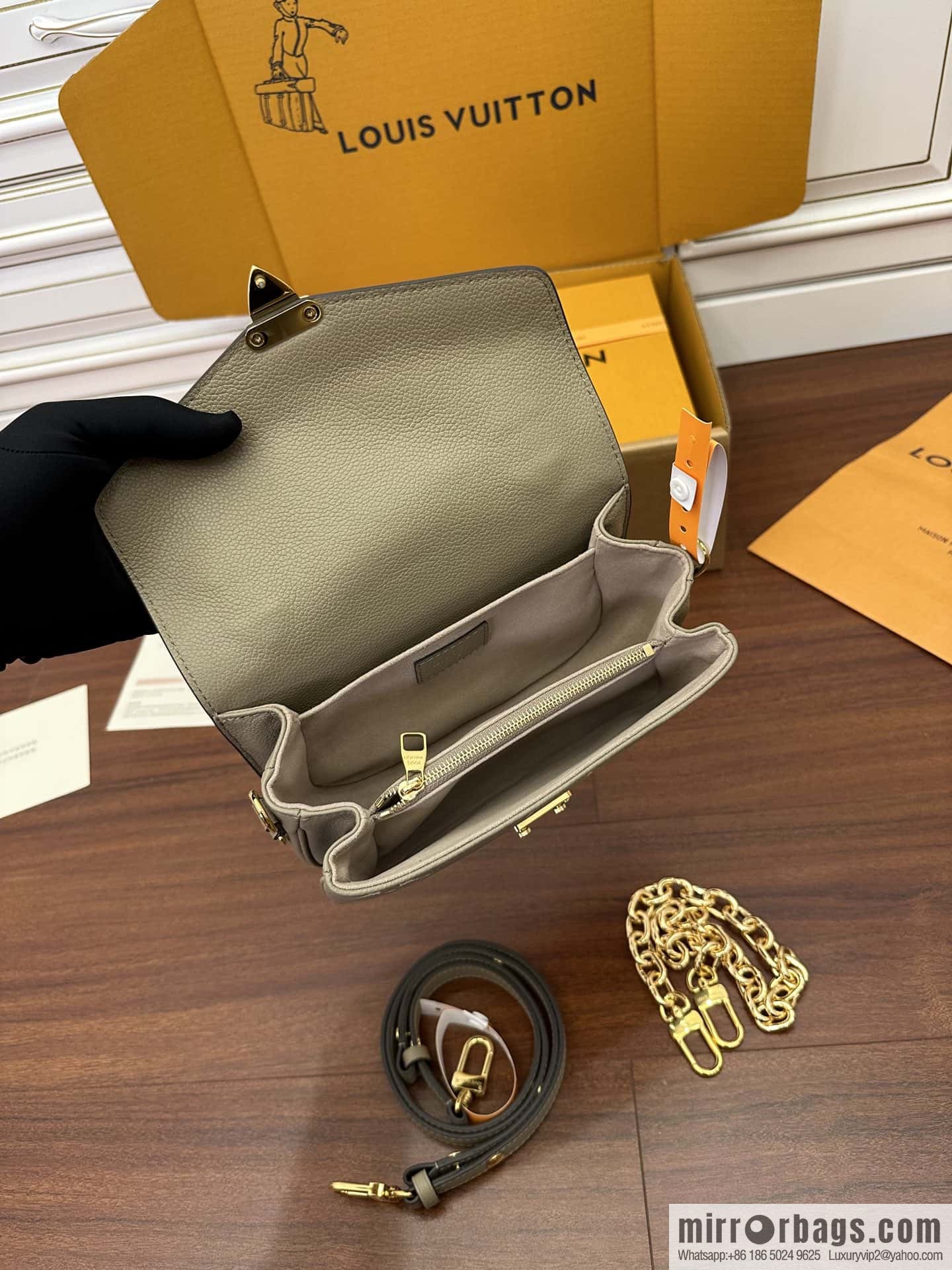 LV M23081 POCHETTE MÉTIS EAST WEST handbag