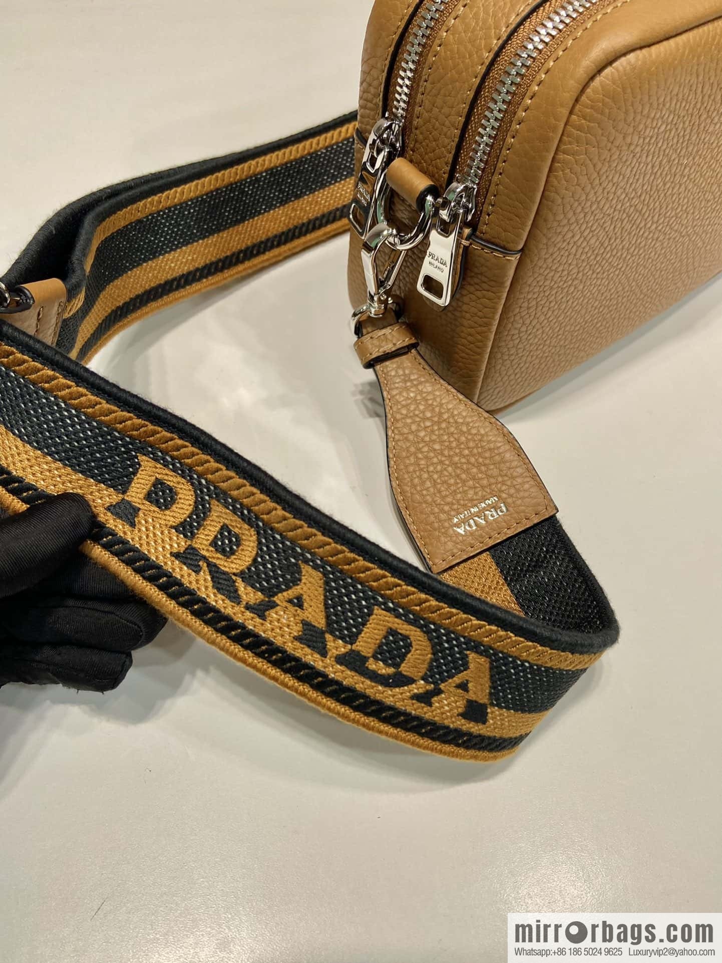 PRADA 🎉 new shoulder strap 🎉 1BD082 new color