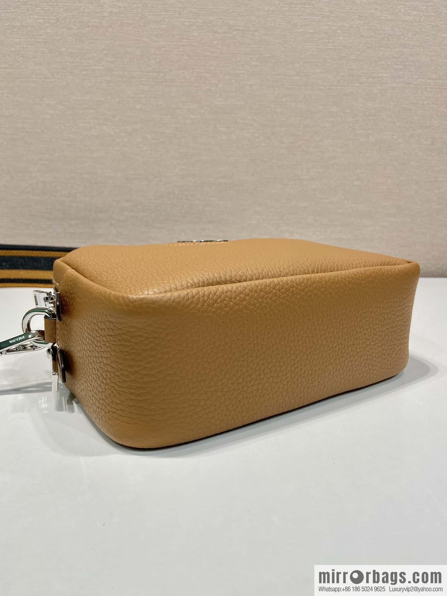 PRADA 🎉 new shoulder strap 🎉 1BD082 new color
