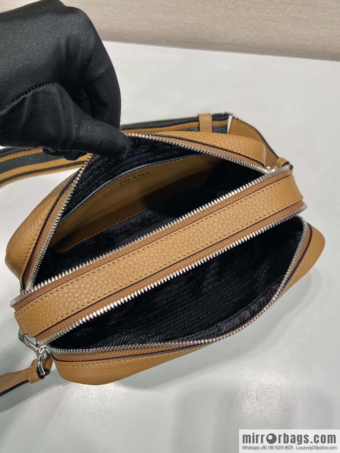 PRADA 🎉 new shoulder strap 🎉 1BD082 new color