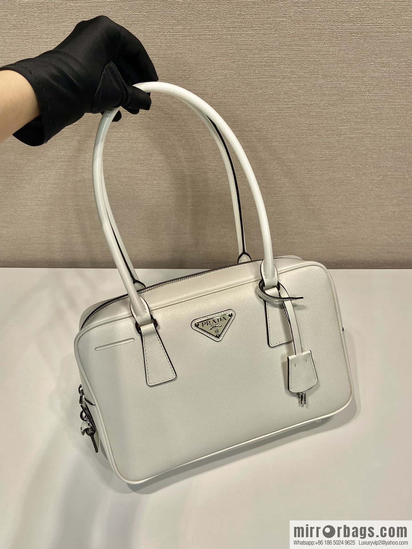PRADA 🎉 new long handle medieval bag 🎉 1BA428 new 🎉 white