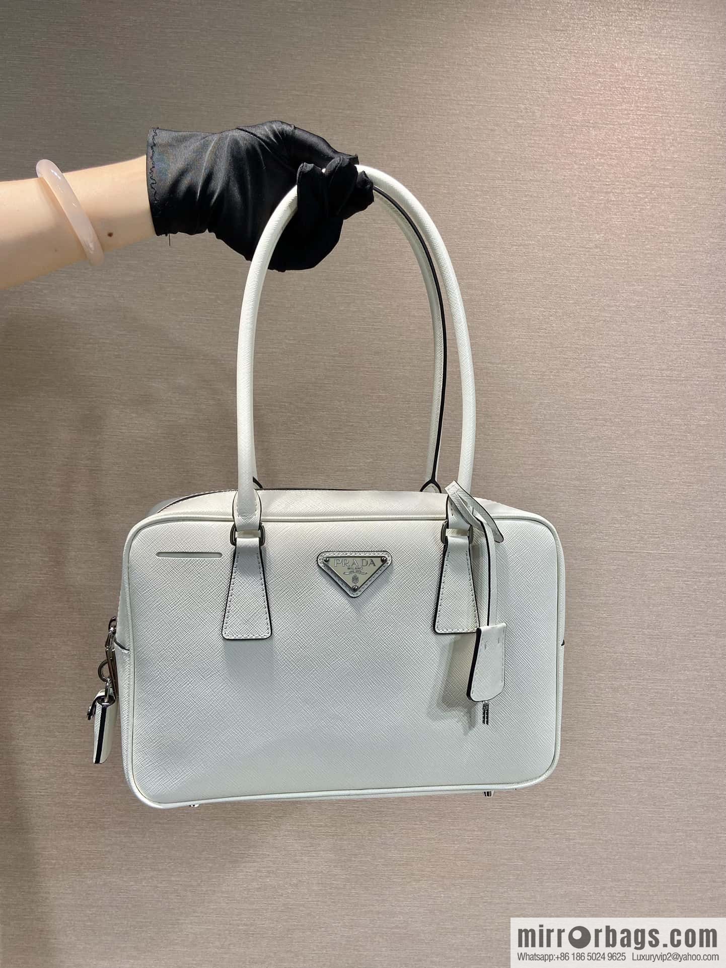 PRADA 🎉 new long handle medieval bag 🎉 1BA428 new 🎉 white