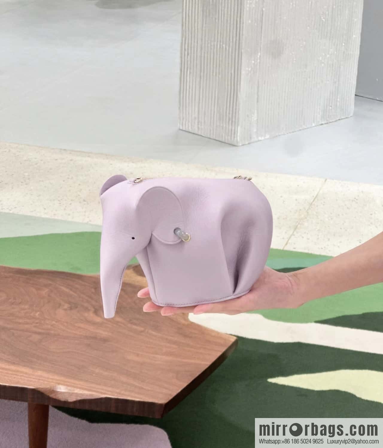 LOEWE's latest jade series baby elephant bag 0192 purple