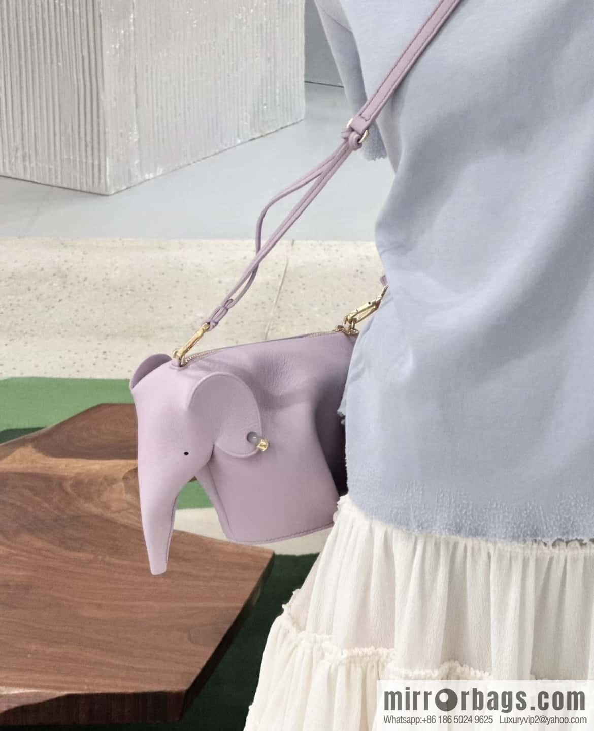 LOEWE's latest jade series baby elephant bag 0192 purple