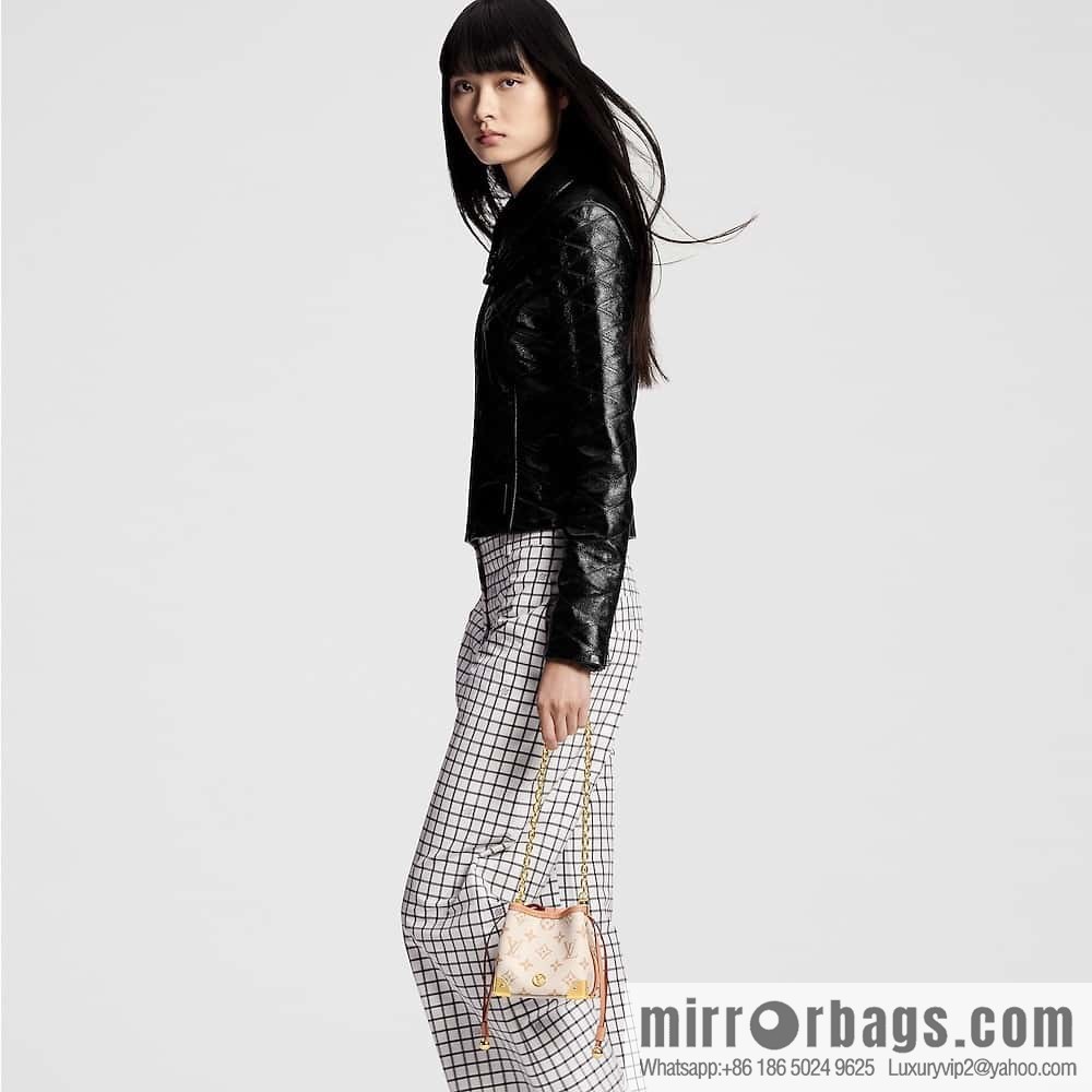 LV M83227 NO ÉPURSE LV CHARMS BAG