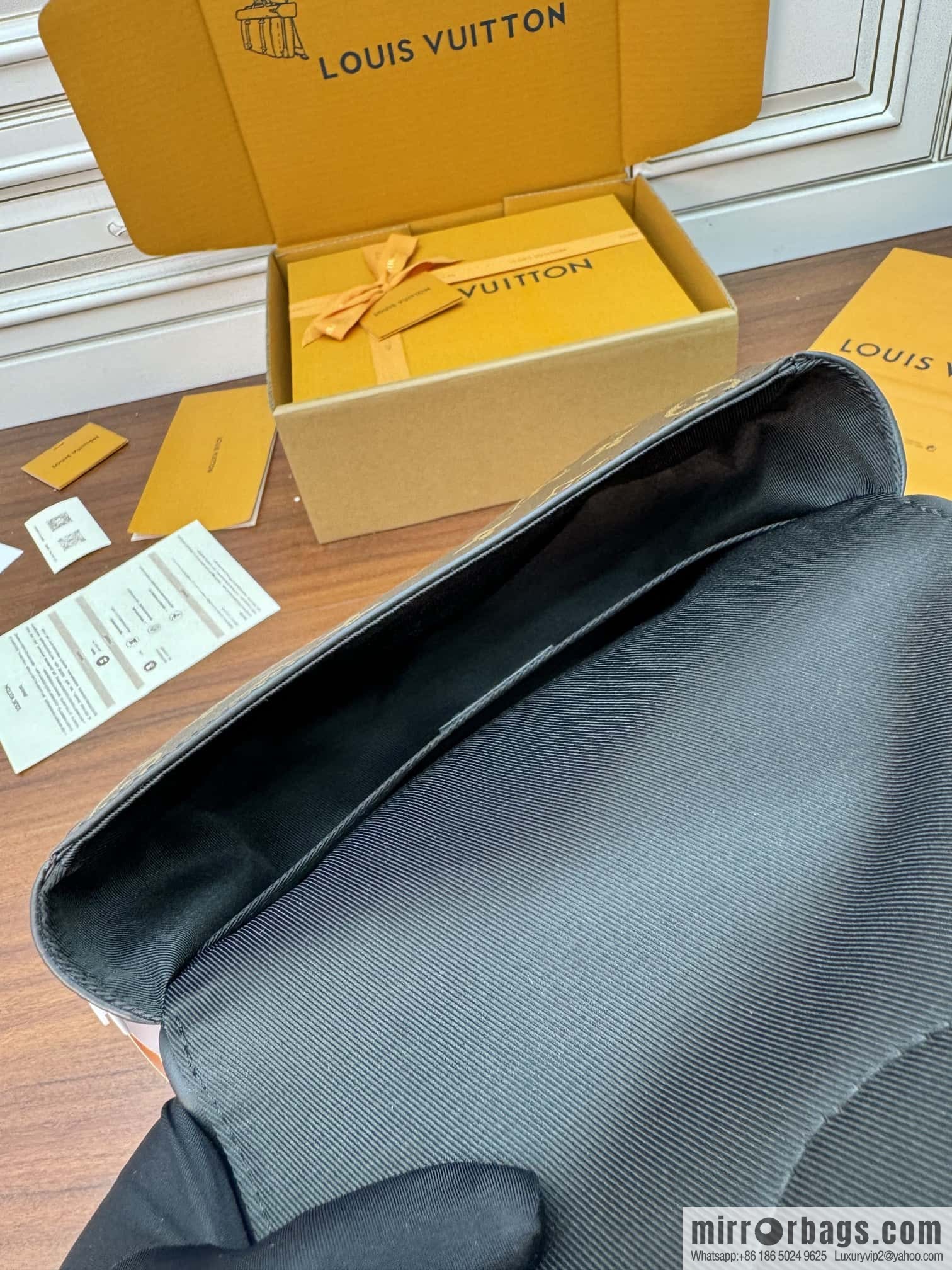LV M47060 New MONTSOURIS small messenger bag for the season