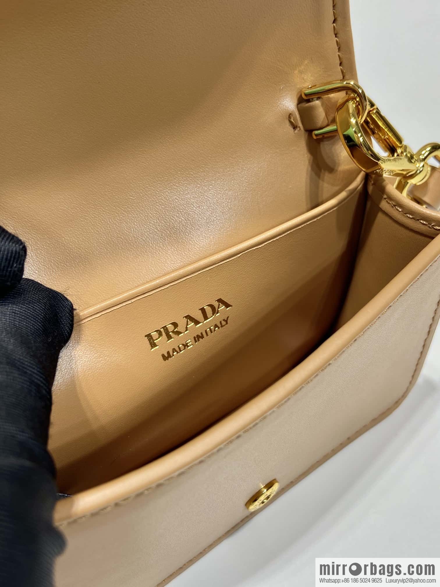 PRADA 🎉 woven packet 🎉 1MR024mini