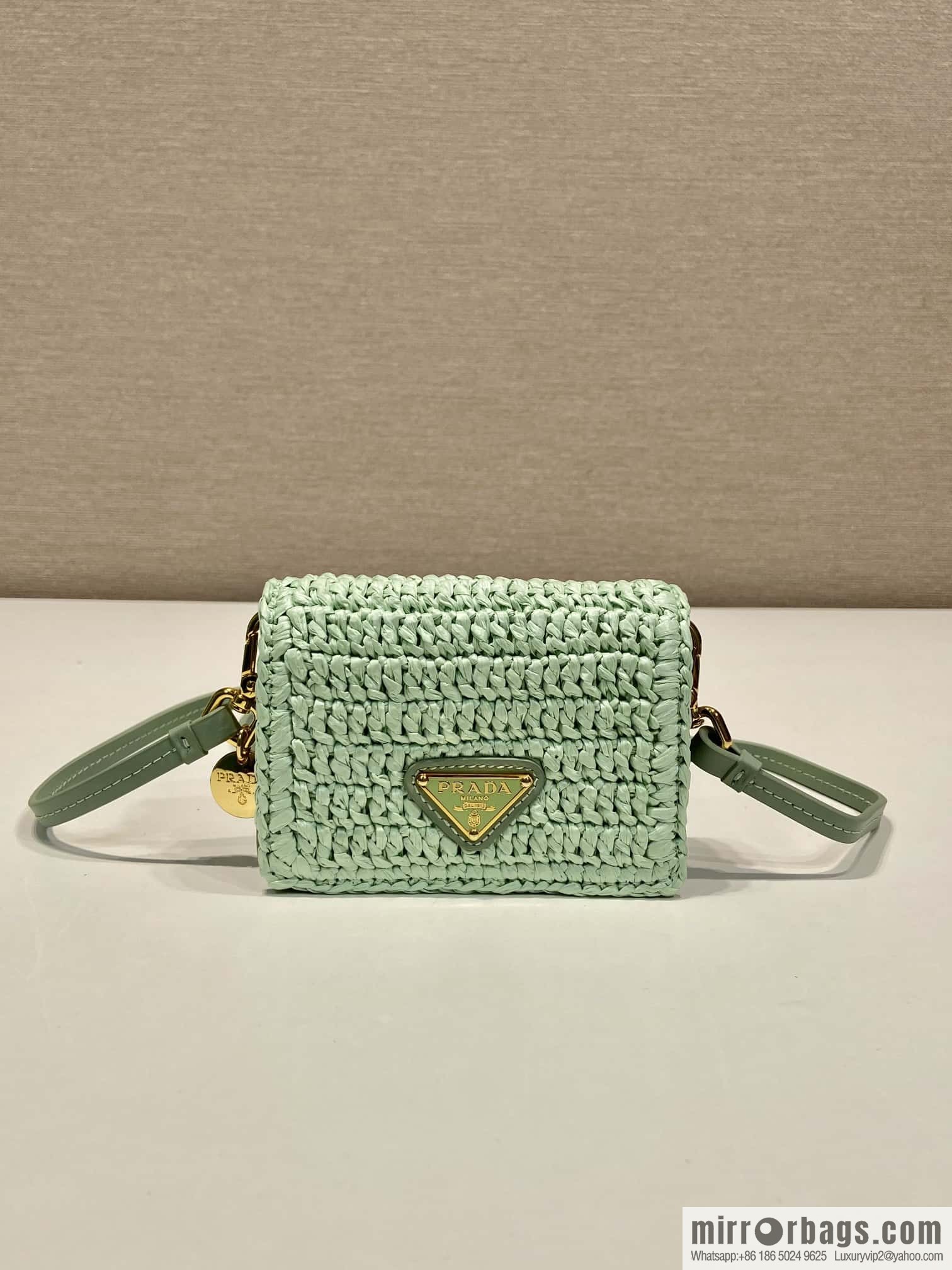 PRADA 🎉 woven packet 🎉 1MR024mini