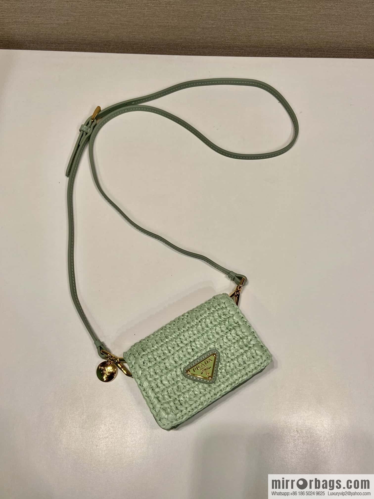 PRADA 🎉 woven packet 🎉 1MR024mini