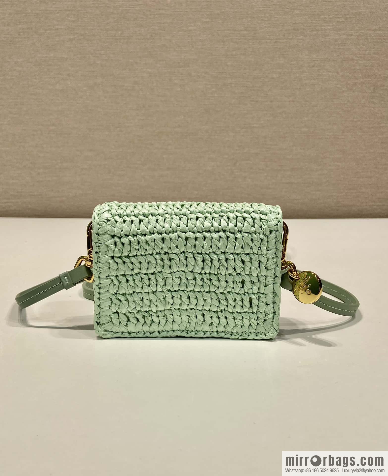 PRADA 🎉 woven packet 🎉 1MR024mini
