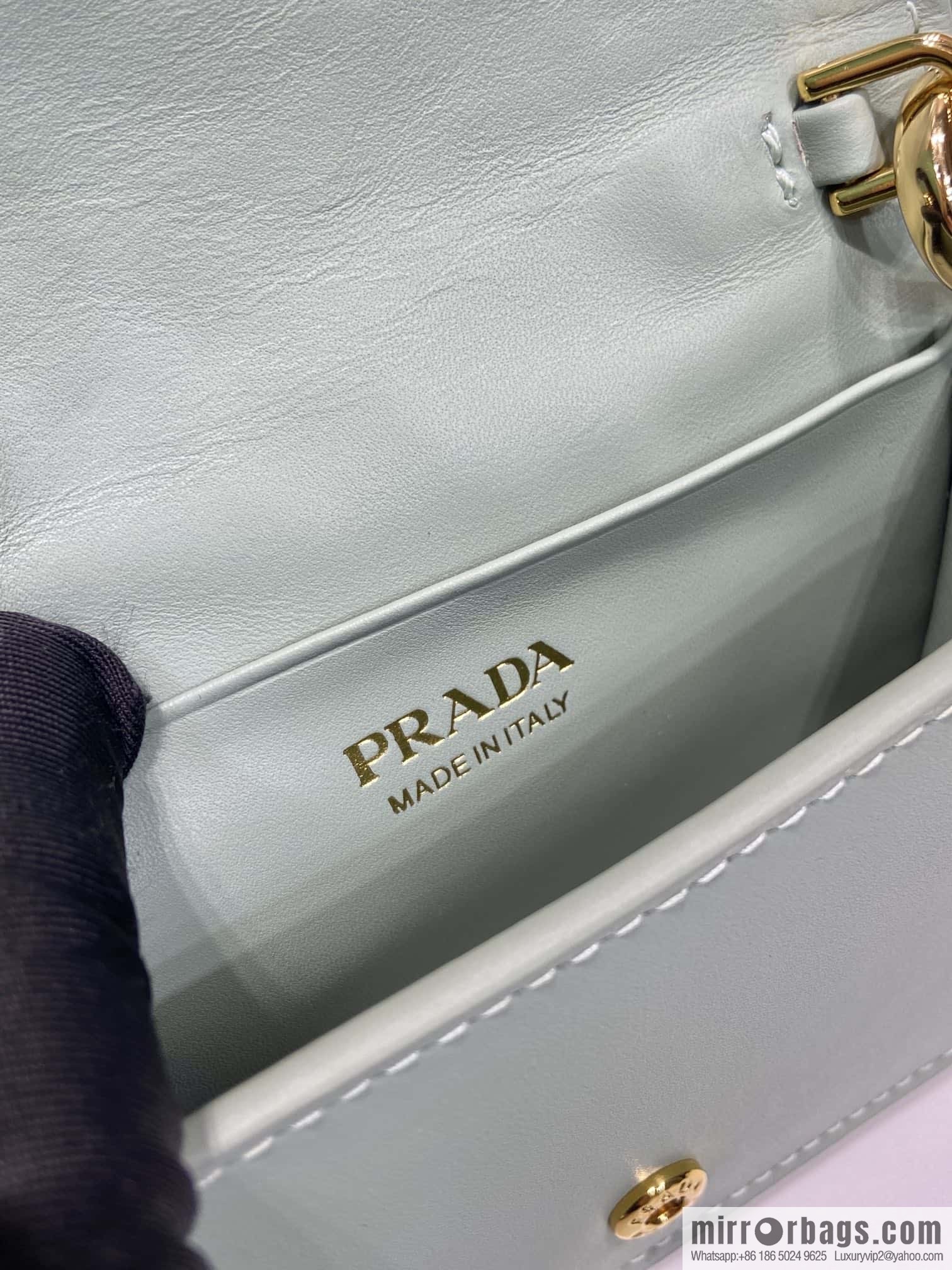 PRADA 🎉 woven packet 🎉 1MR024mini