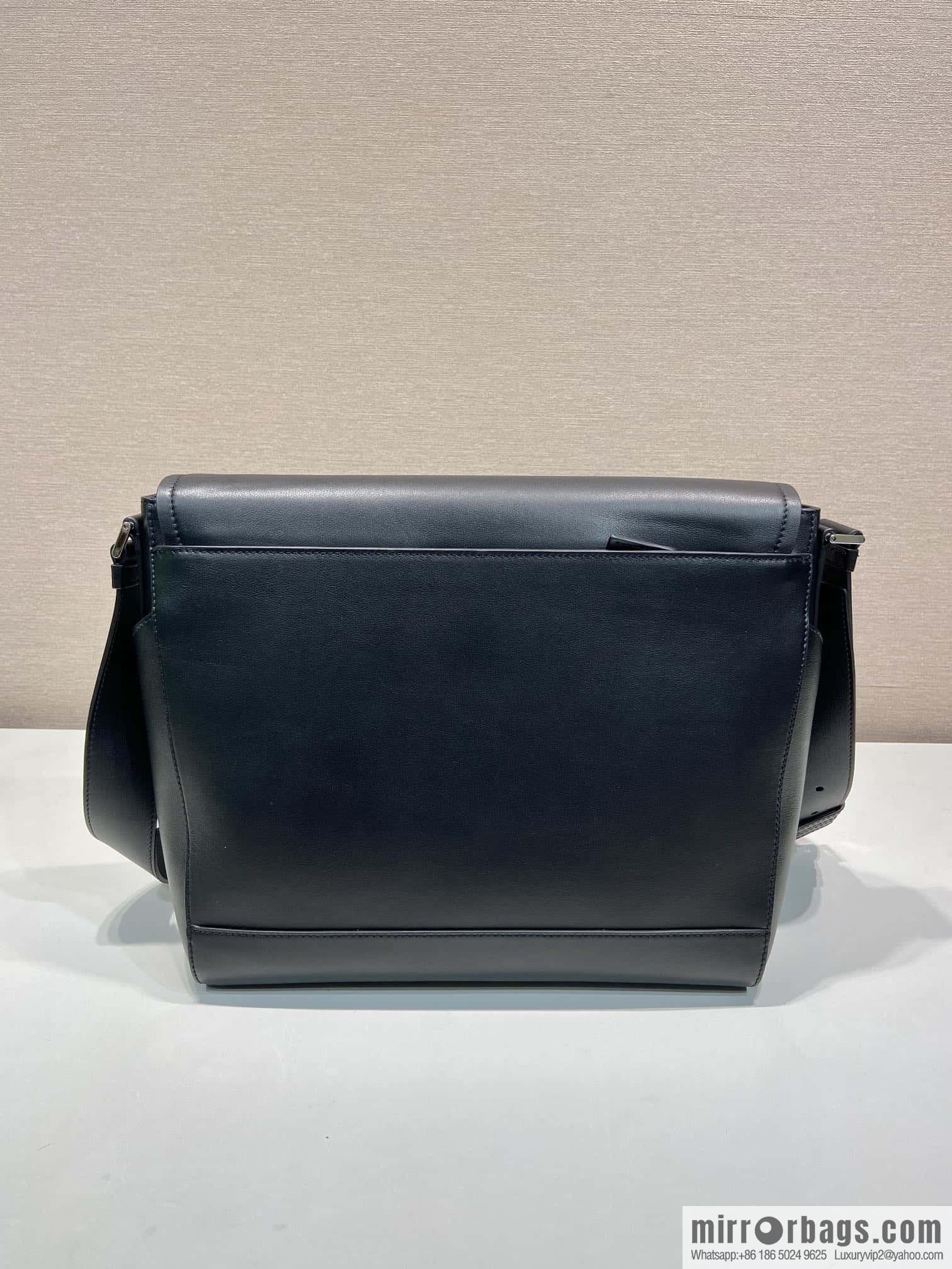 PRADA 🎉 new messenger bag 🎉🎉 2VD068 large