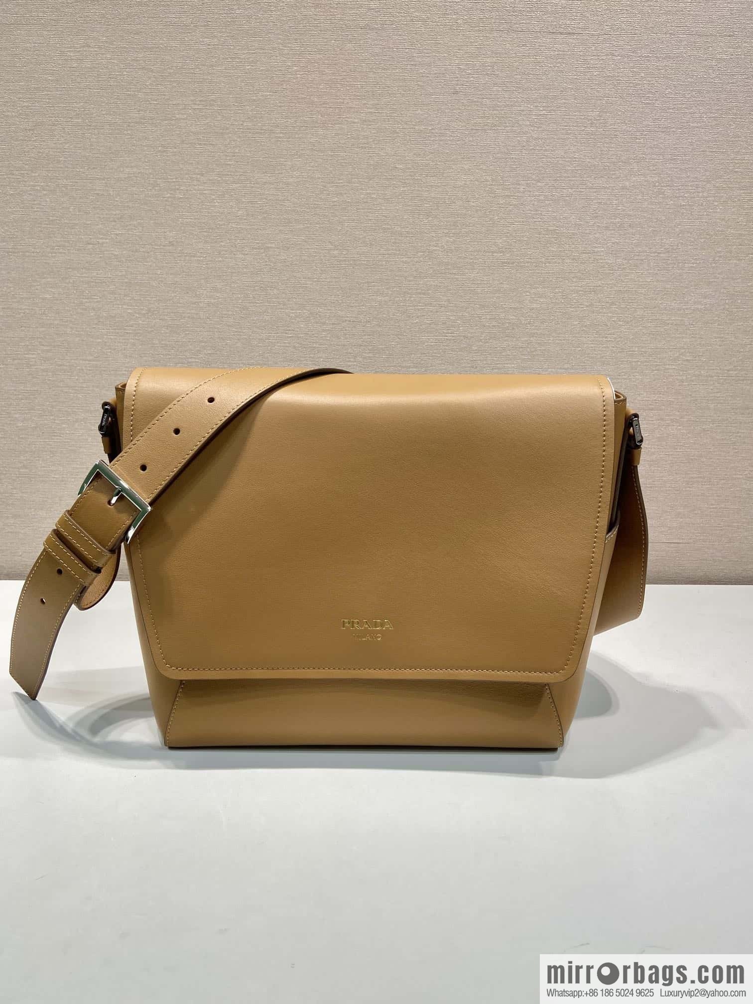 PRADA 🎉 new messenger bag 🎉🎉 2VD068 large
