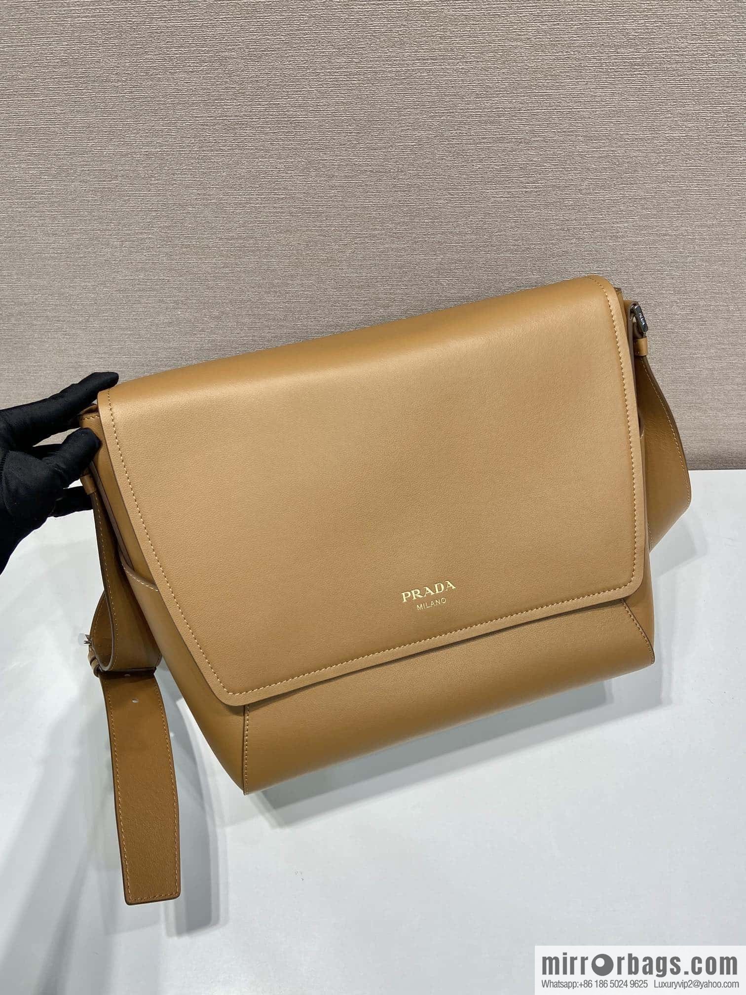PRADA 🎉 new messenger bag 🎉🎉 2VD068 large