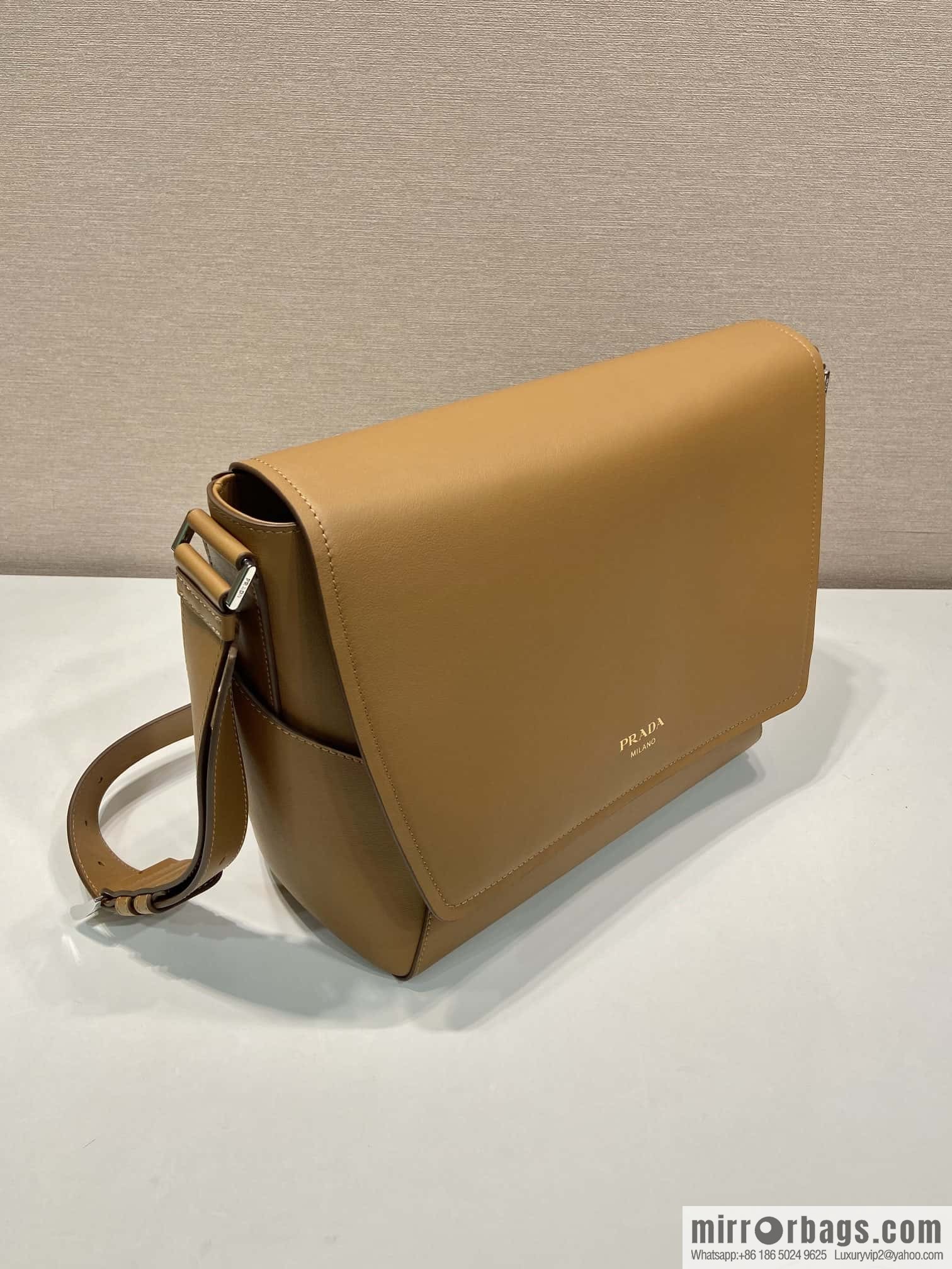 PRADA 🎉 new messenger bag 🎉🎉 2VD068 large