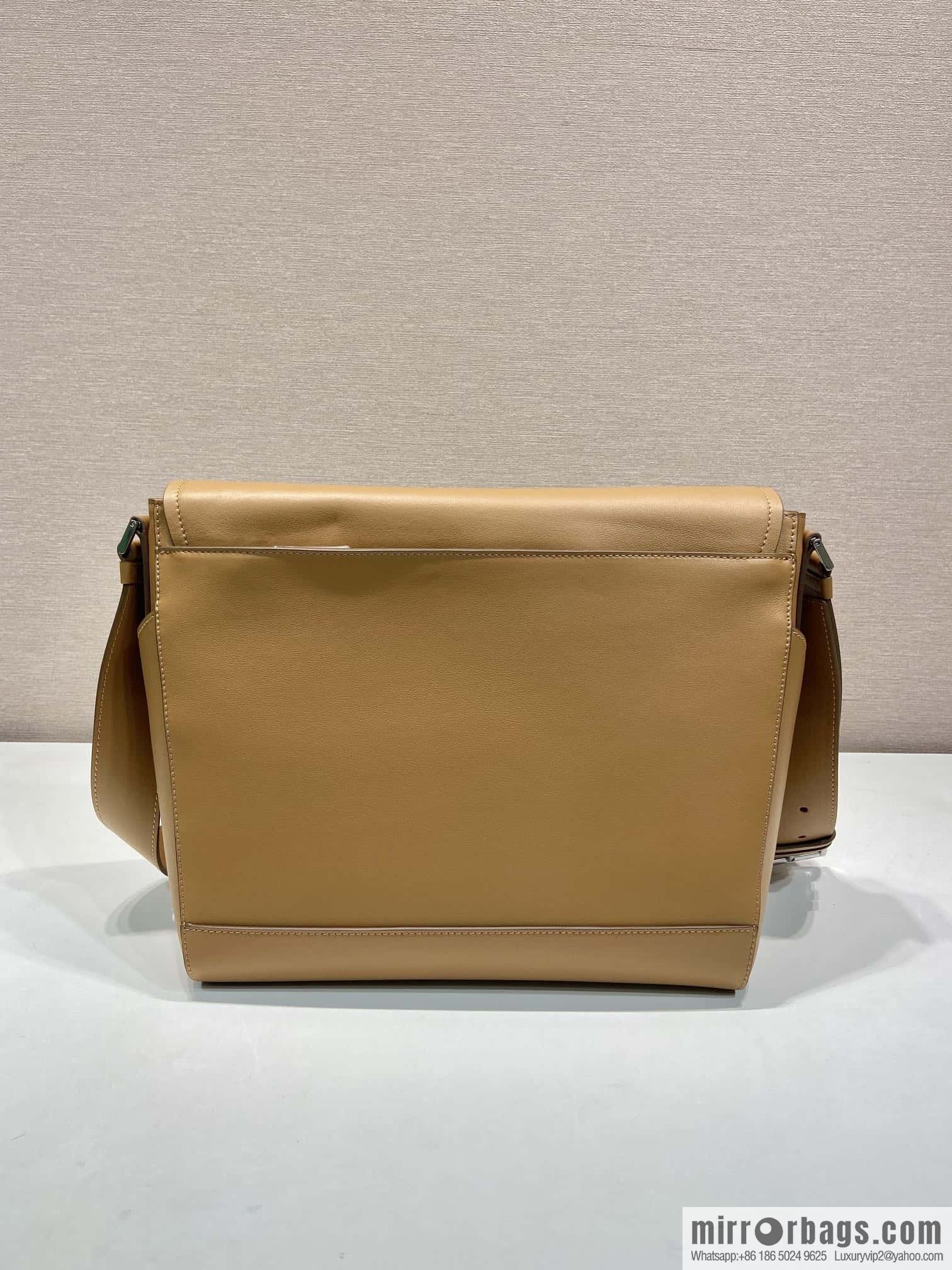 PRADA 🎉 new messenger bag 🎉🎉 2VD068 large