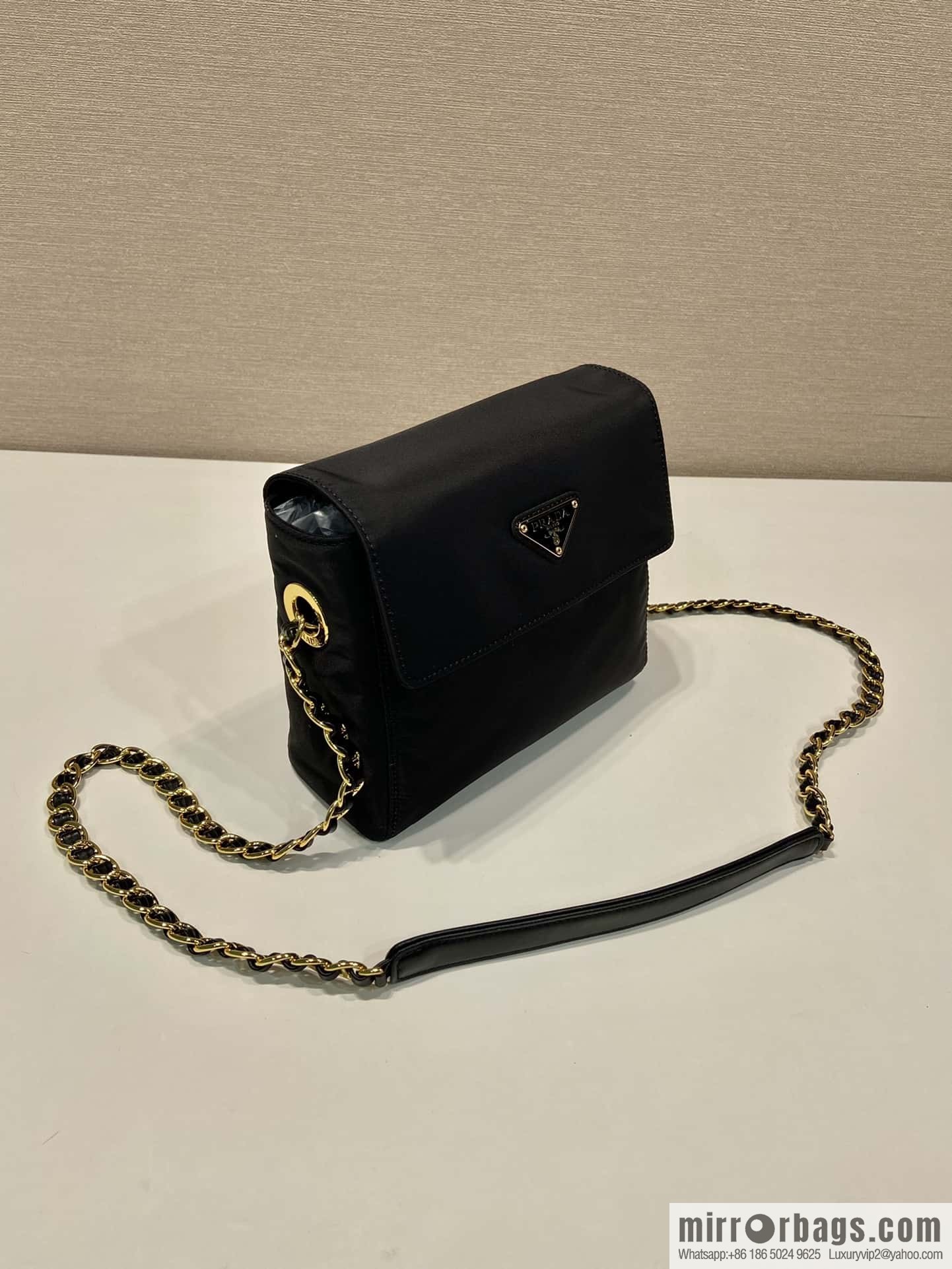 PRADA 🎉 medieval small satchel 🎉🎉🎉 1BD648