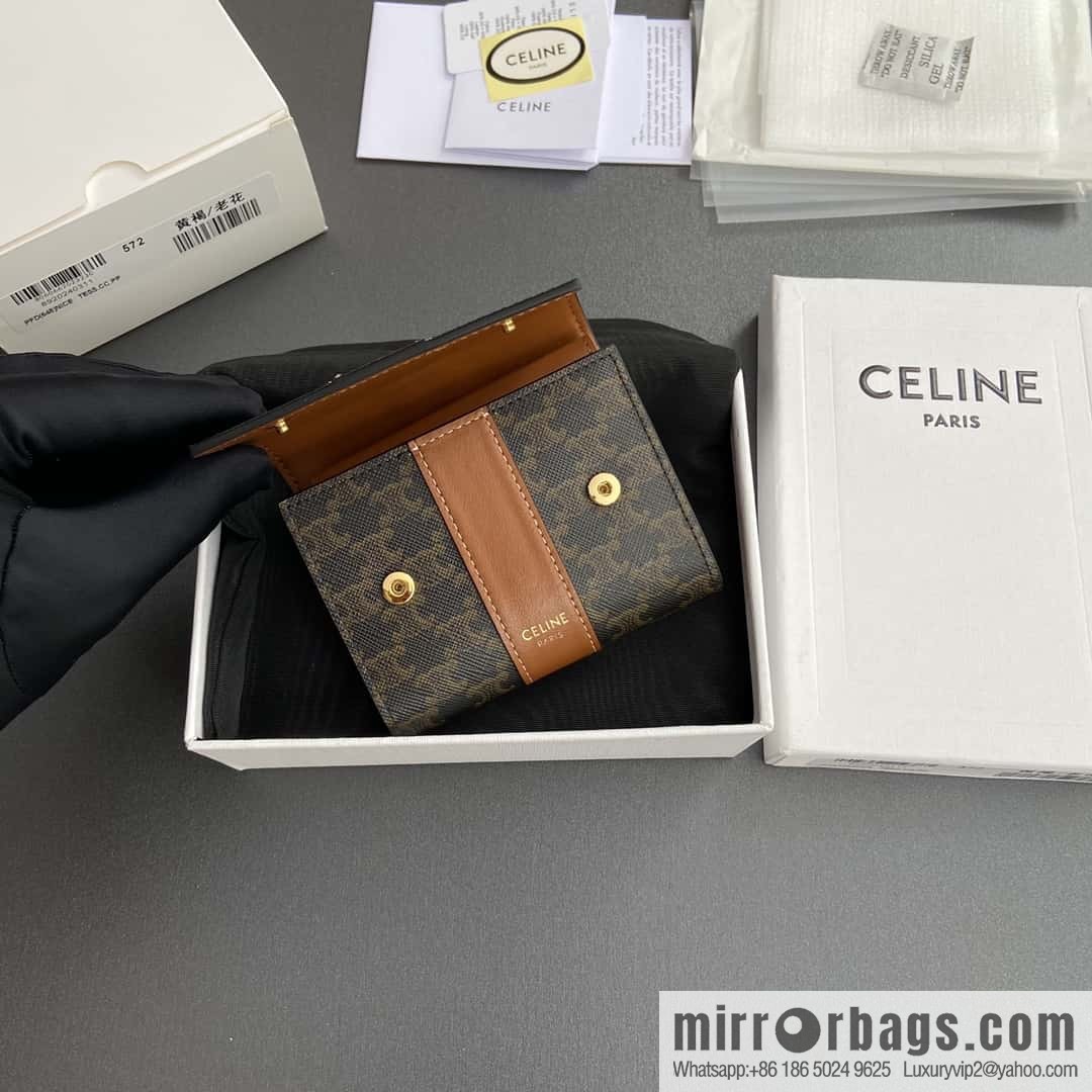 CELINE TRIOMPHE logo printed short three-fold wallet 10D572BZ9.04LU