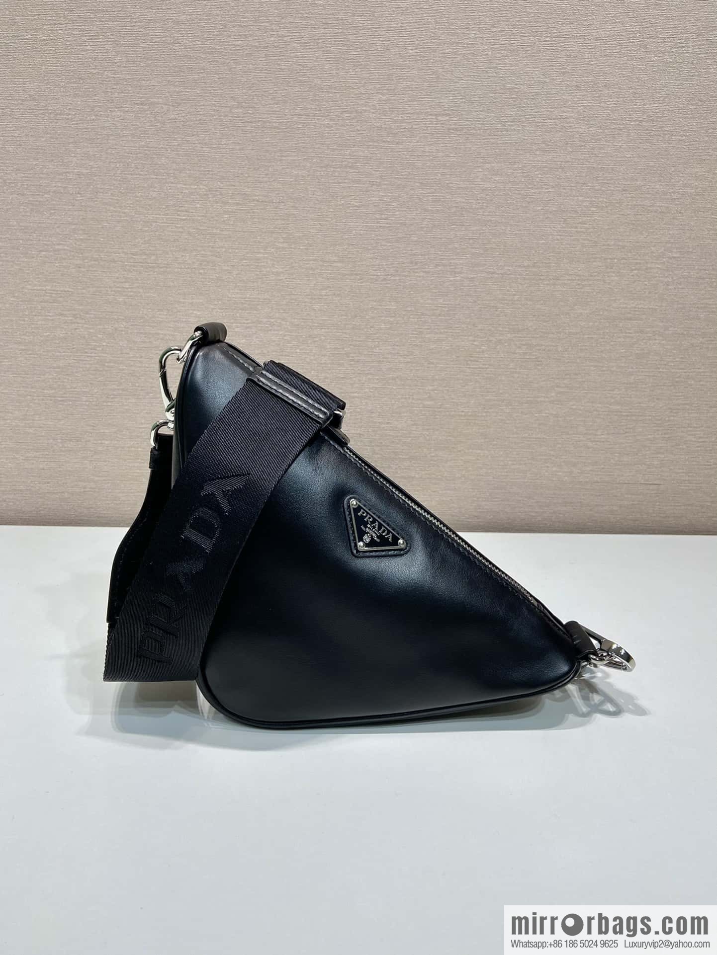 PRADA 🎉 Upgrade Board Triangle Pack 🎉 2VH155 Plain Weave, Black