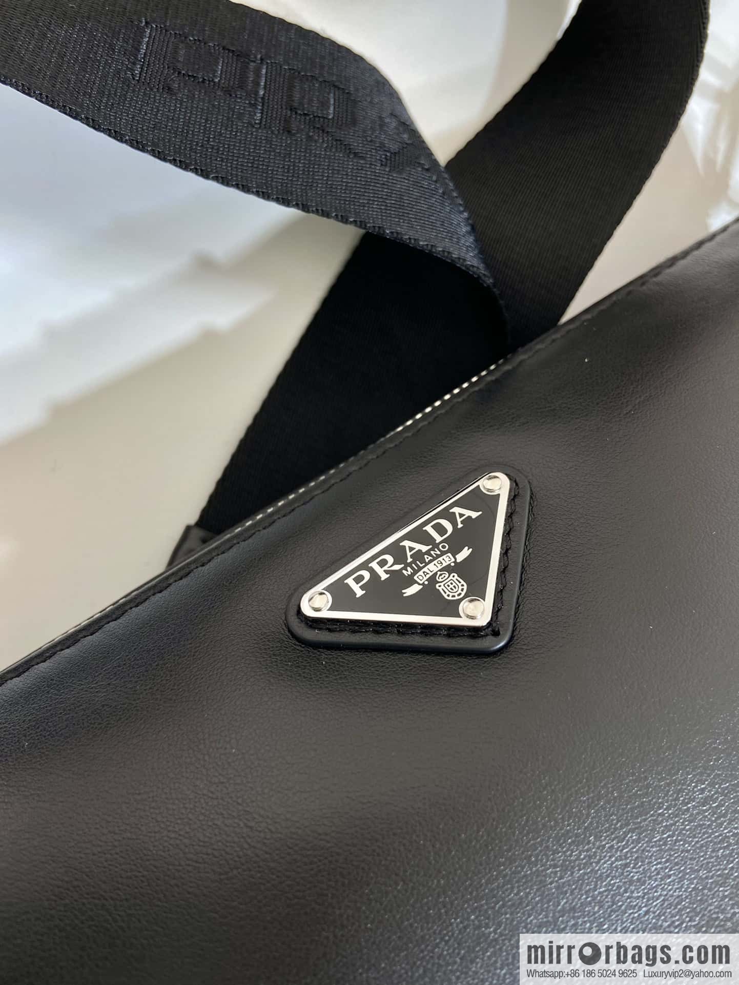 PRADA 🎉 Upgrade Board Triangle Pack 🎉 2VH155 Plain Weave, Black
