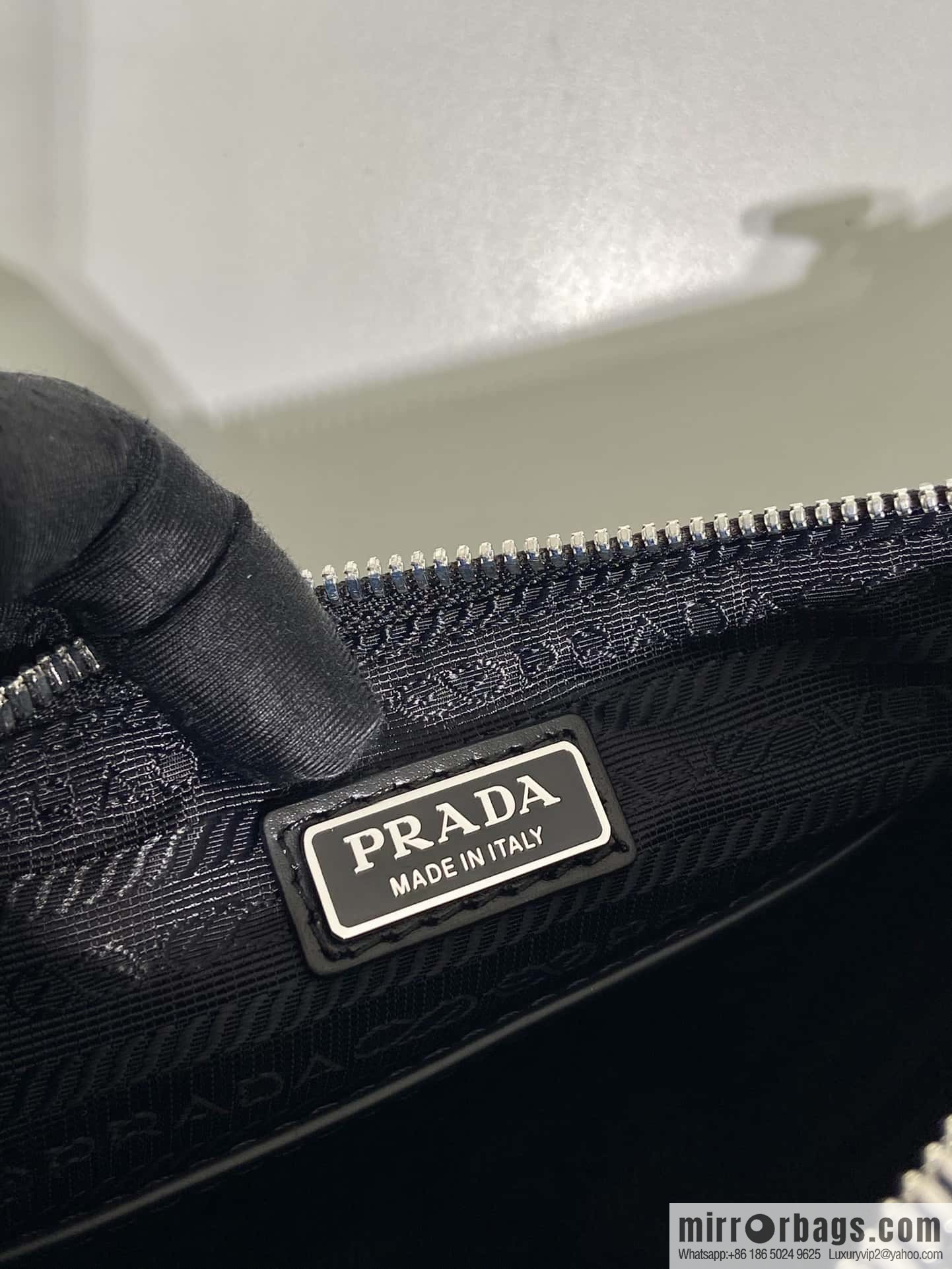 PRADA 🎉 Upgrade Board Triangle Pack 🎉 2VH155 Plain Weave, Black