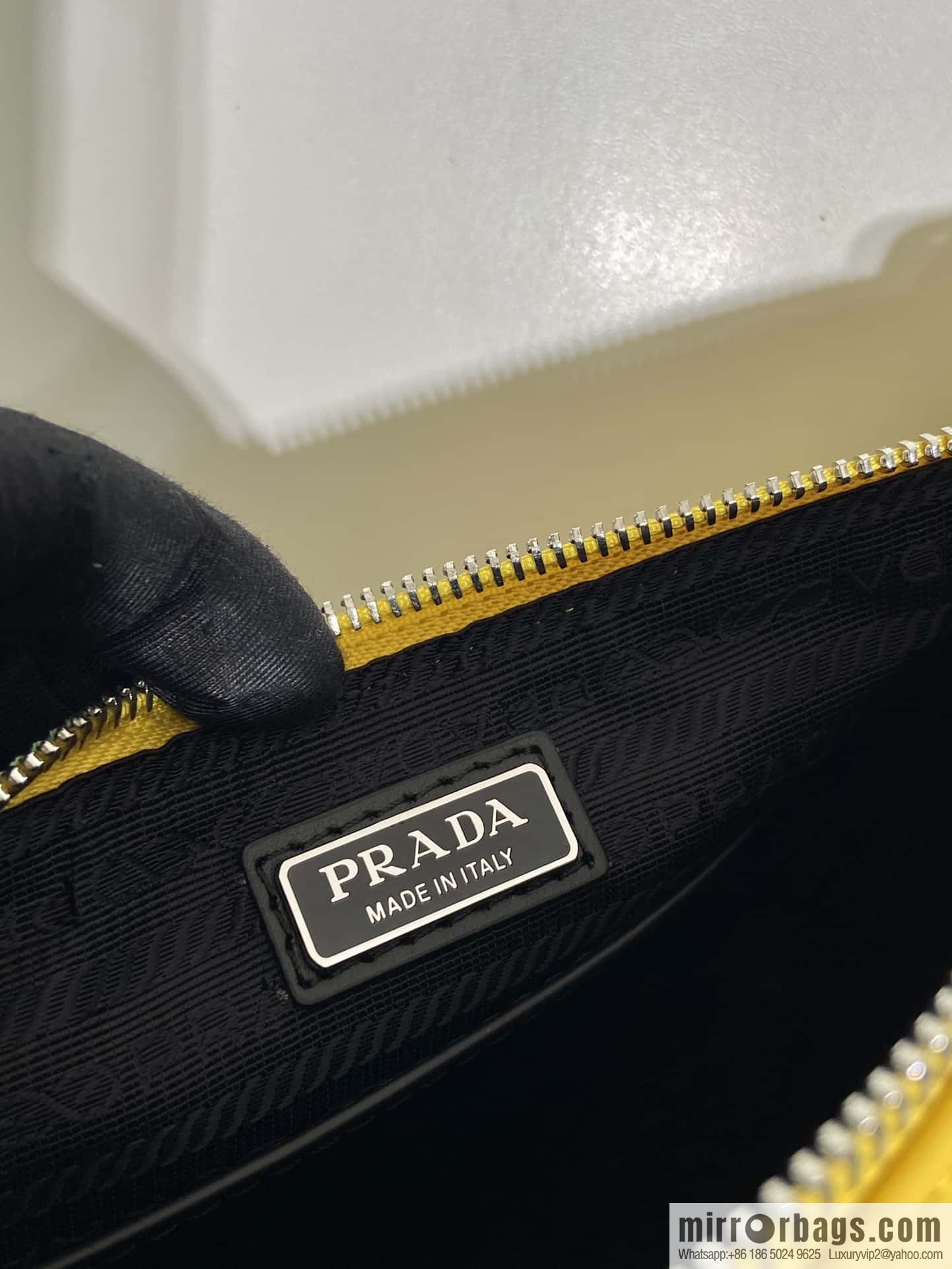 PRADA 🎉 Upgrade Board Triangle Pack 🎉 2VH155 Plain Weave, Yellow