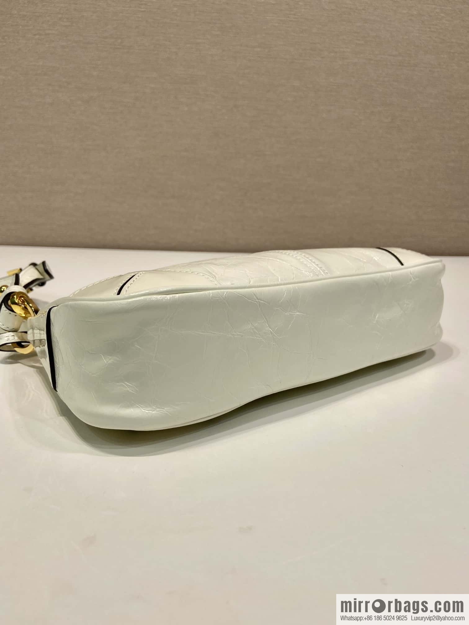 PRADA 🎉 new armpit bag 🎉 1BC221 🎉🎉 white
